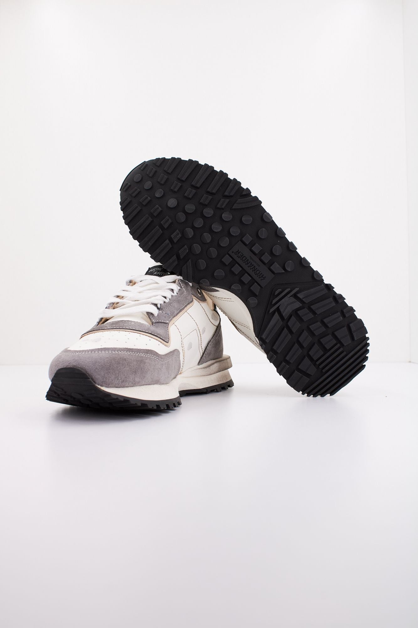 HIDNANDER TENKEI SLIP ON en color BLANCO (4)