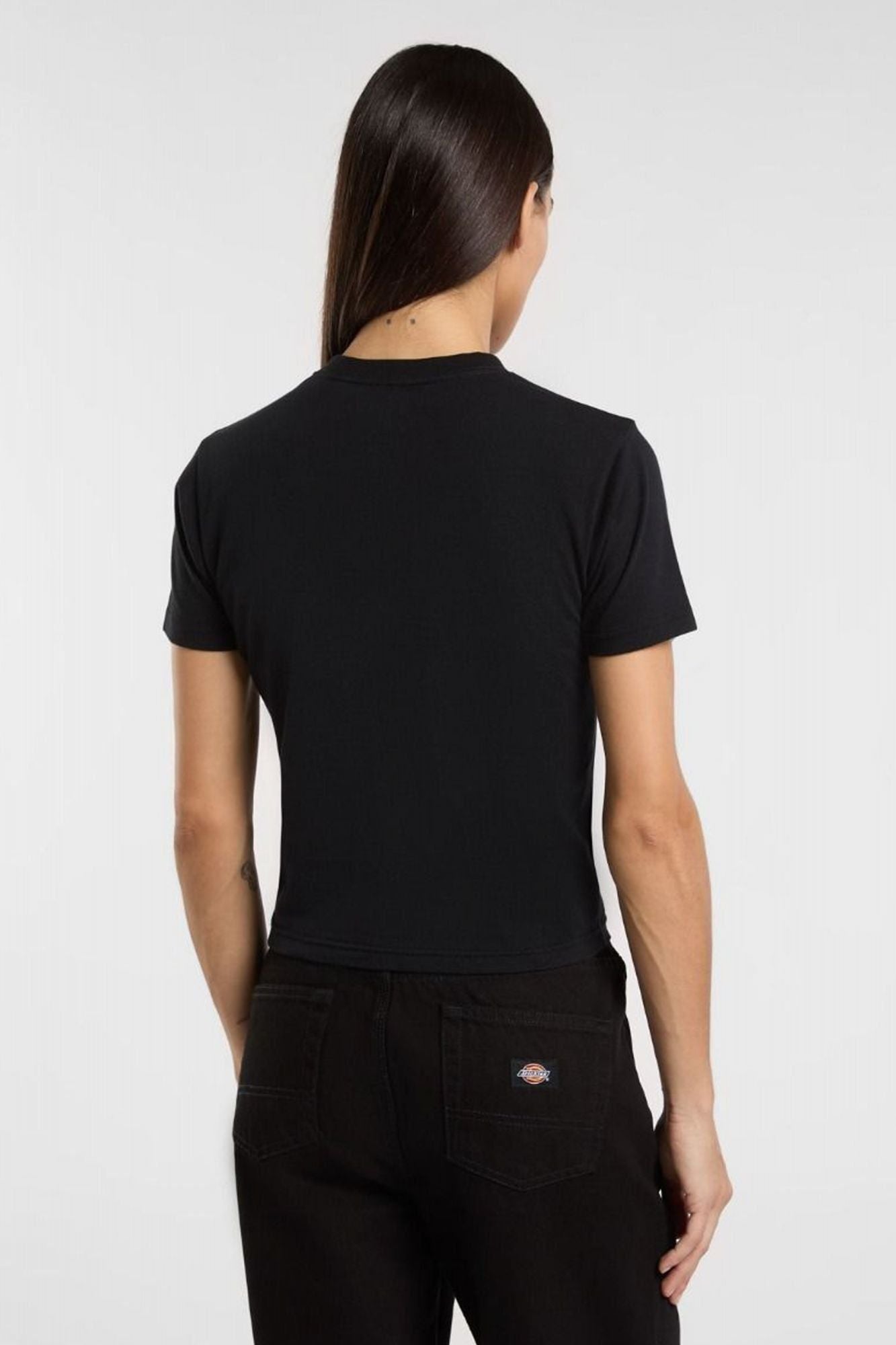 DICKIES MAPLE VALLEY REG TEE en color NEGRO (3)