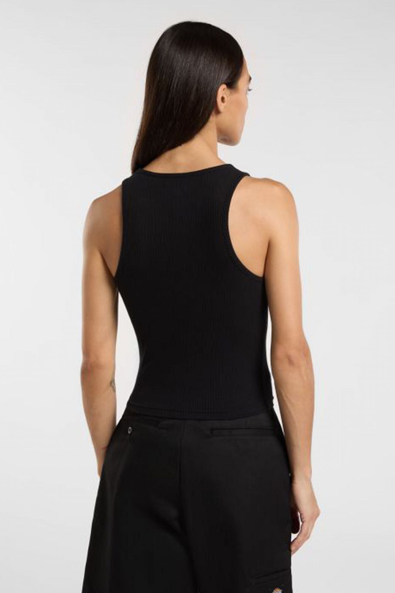 DICKIES DK0A4Z8NBLK1 RIB TOP en color NEGRO (2)