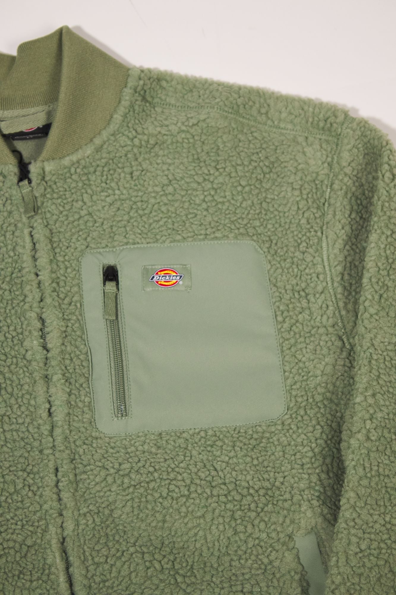 DICKIES CENTRAL SHERPA en color VERDE (2)