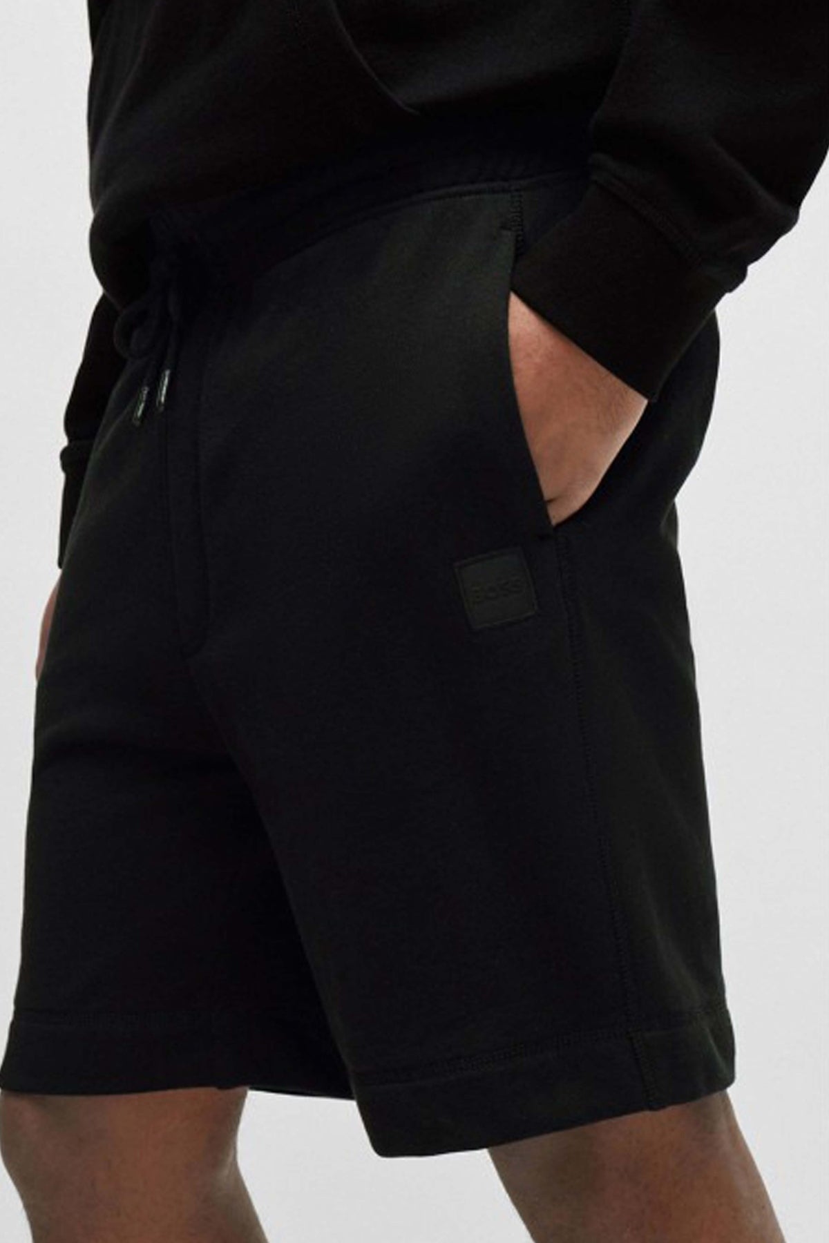 BOSS SHORT SEWALK en color NEGRO (4)