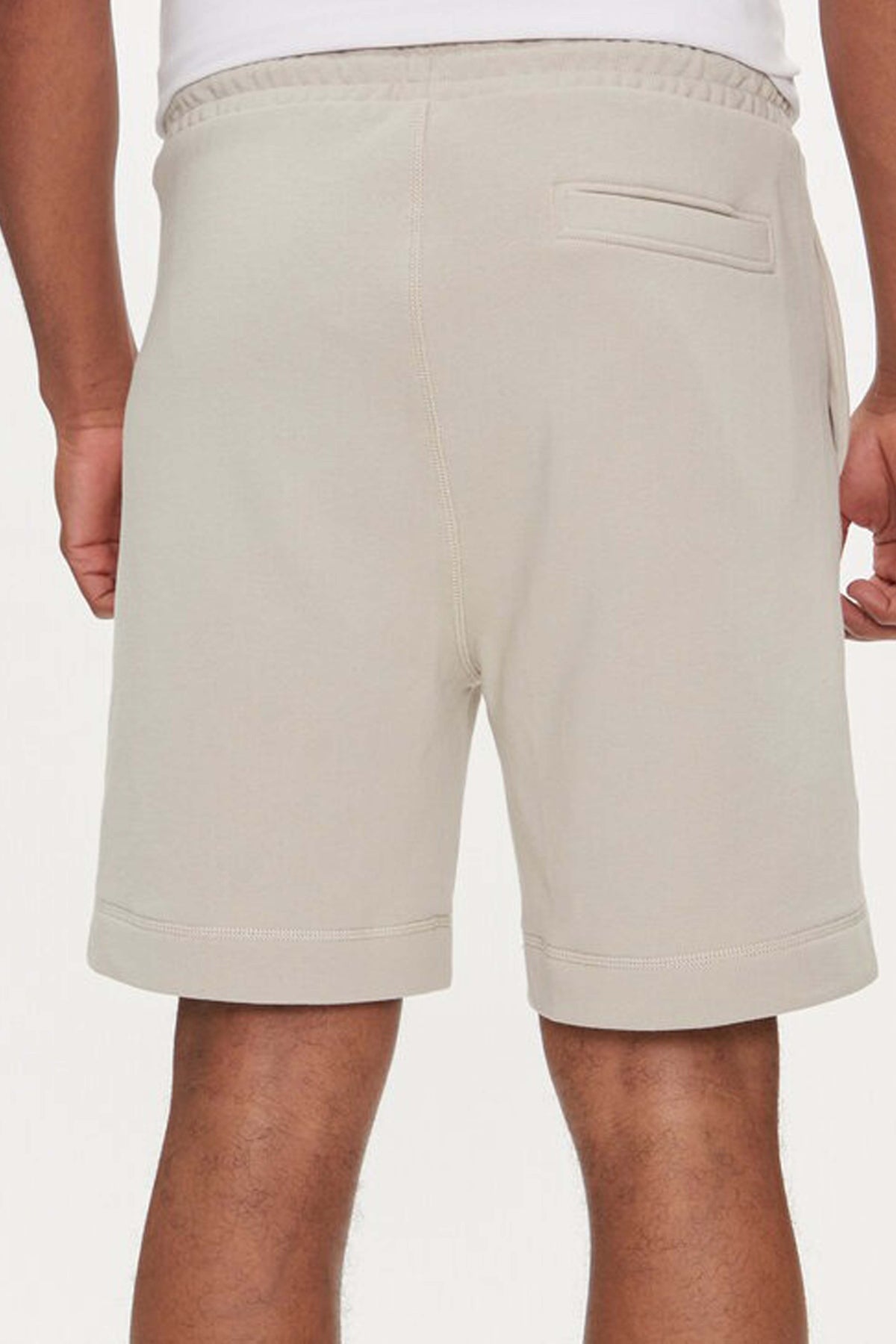 BOSS SHORT SEWALK en color BEIS (2)