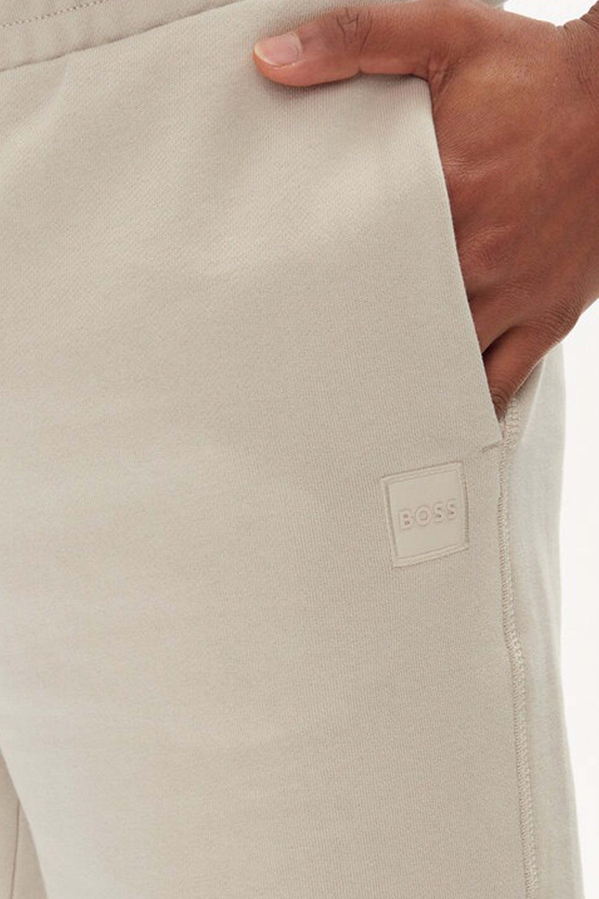 BOSS SHORT SEWALK en color BEIS (4)
