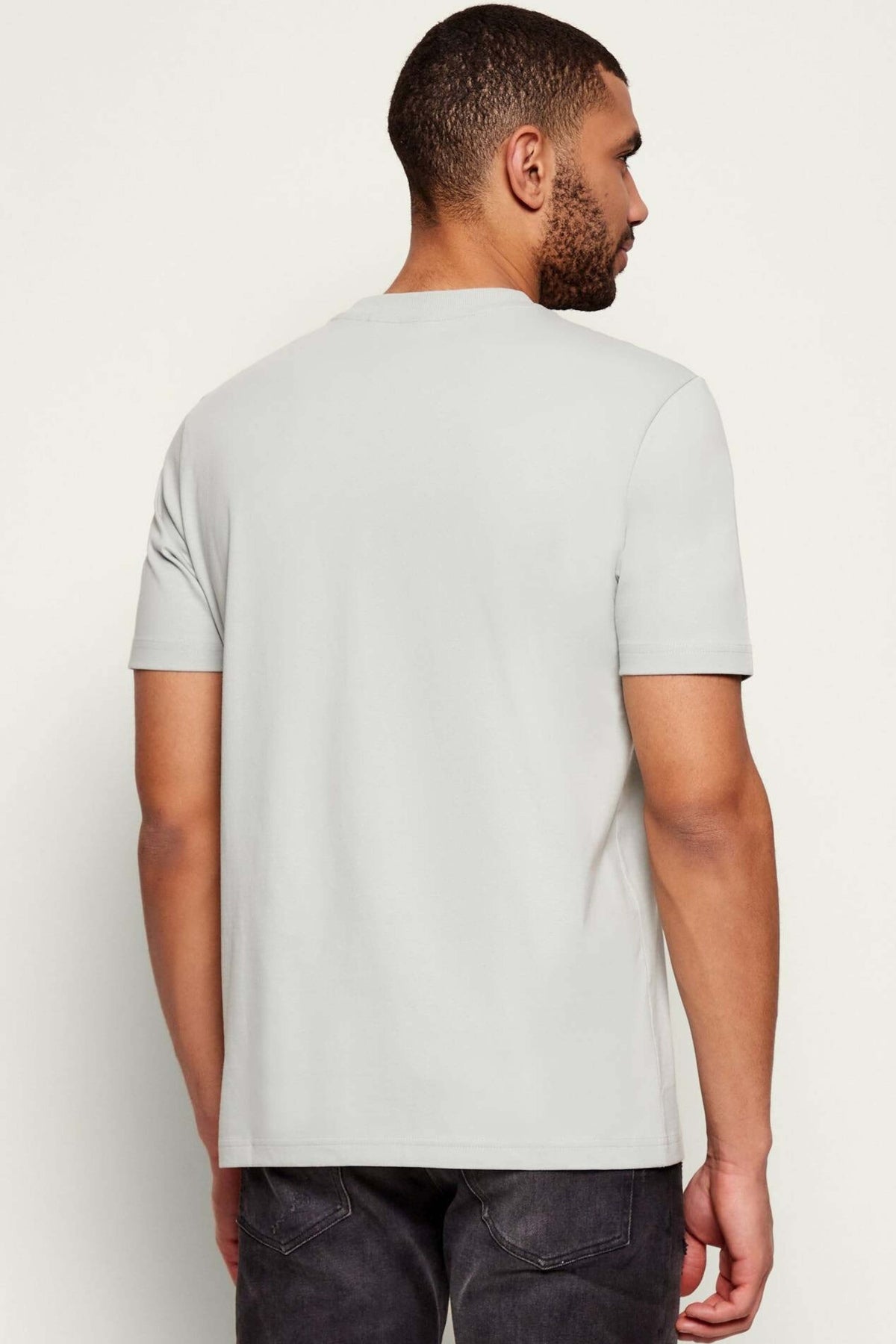 BOSS  TE INSIGNIA  en color GRIS (2)