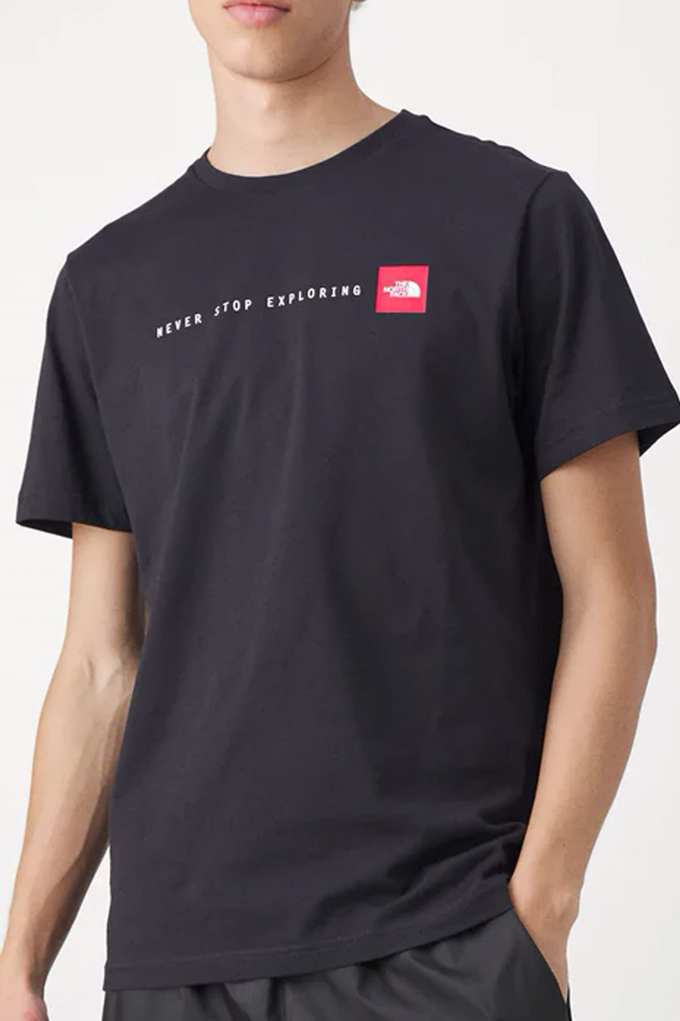 THE NORTH FACE NEVER STOP EXPLORING T-SHIRT en color NEGRO (1)