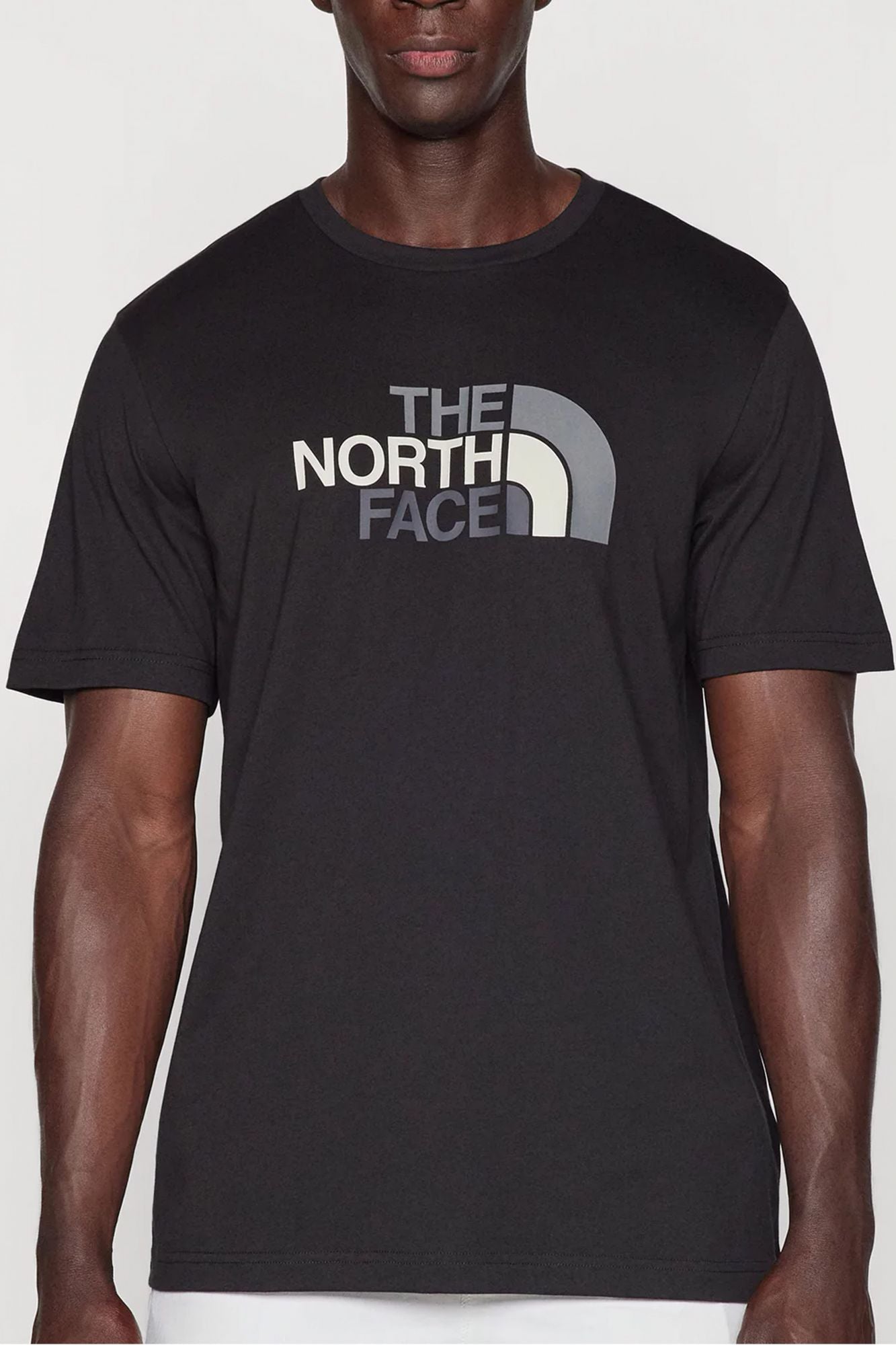 THE NORTH FACE EASY TEE en color NEGRO (1)