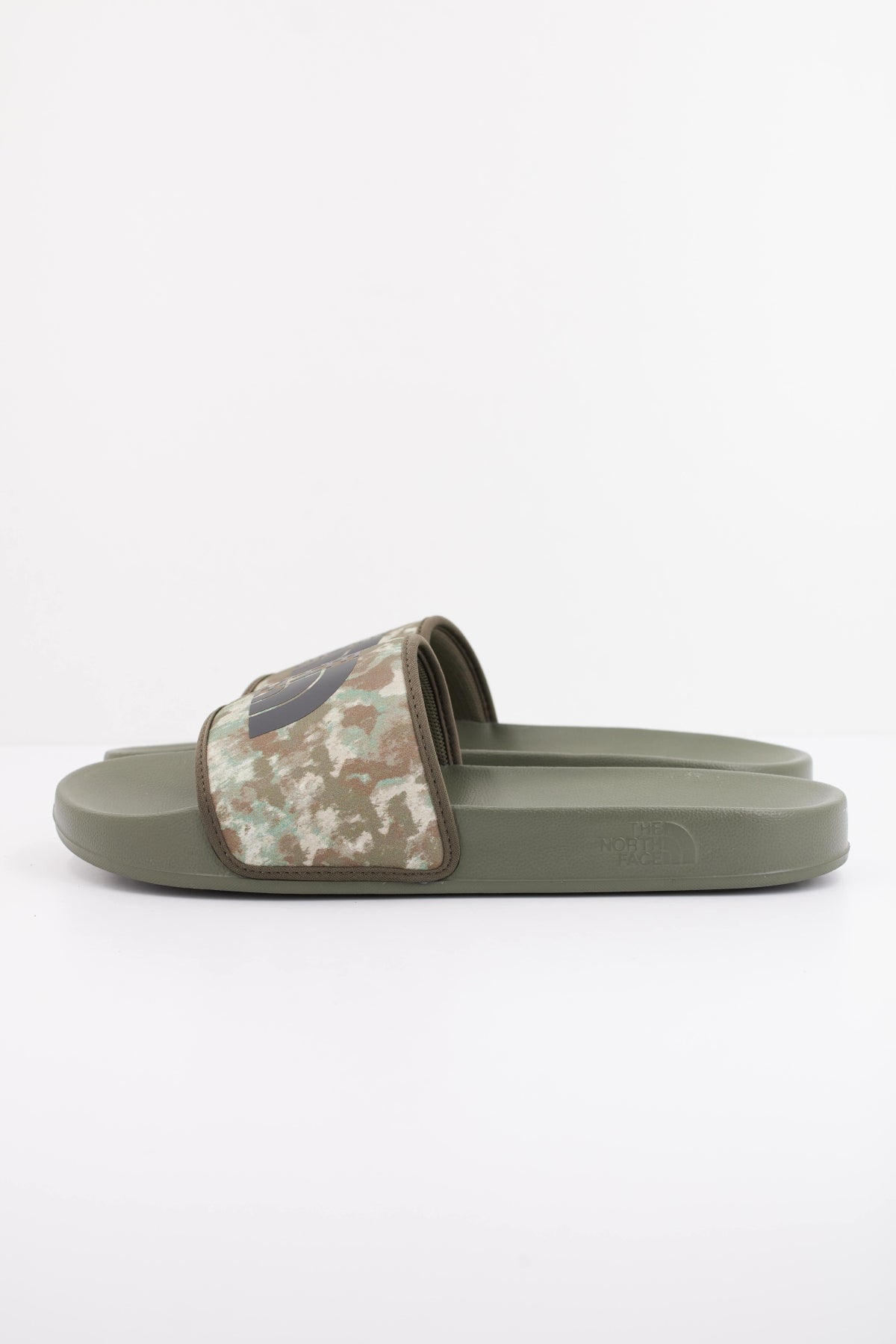 THE NORTH FACE PALA M BASECAMP SLIDE en color VERDE (1)