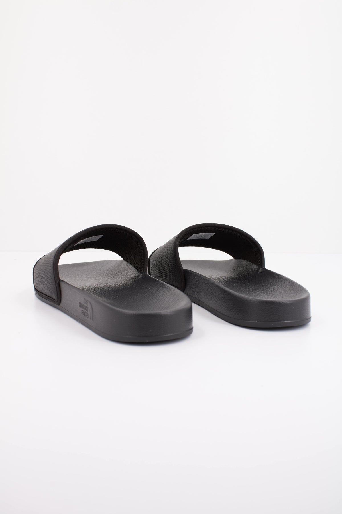 THE NORTH FACE PALA M BASECAMP SLIDE en color NEGRO (4)