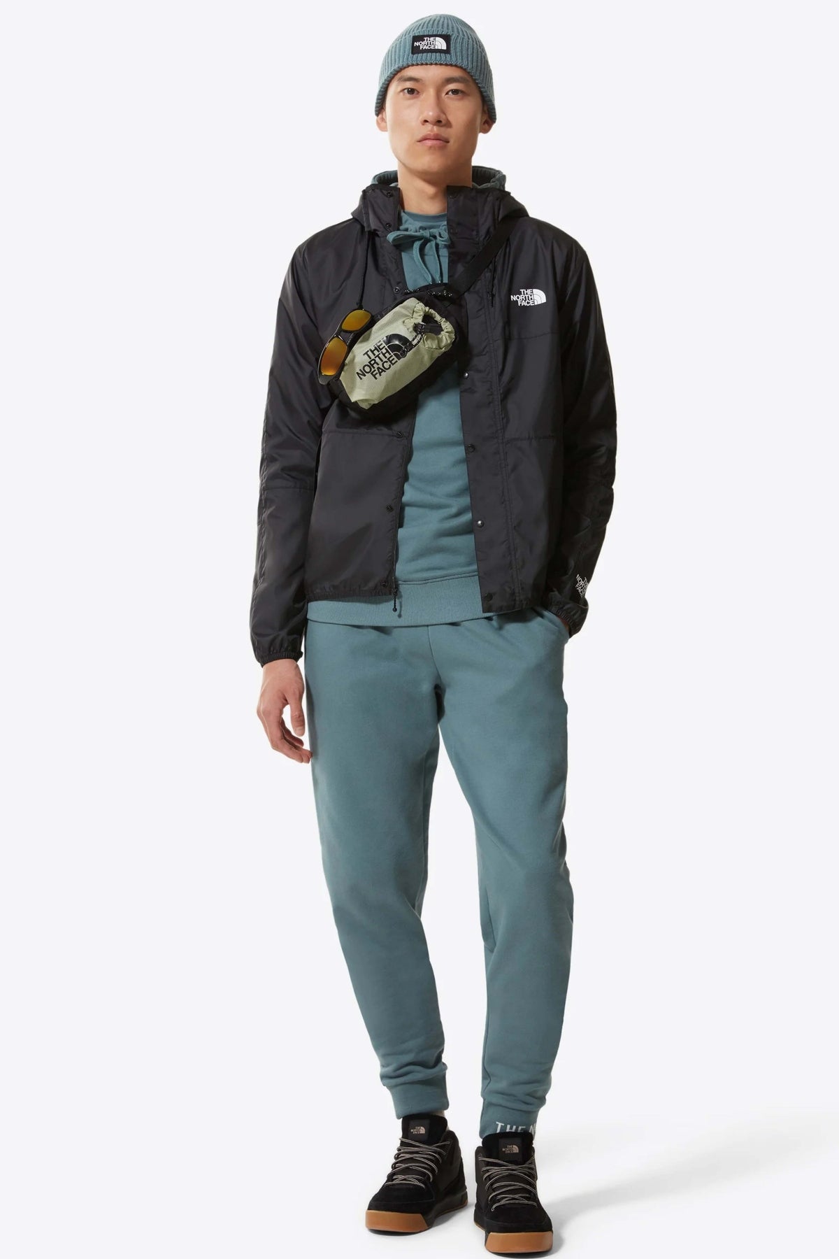 THE NORTH FACE  M SEASONAL MOUNTAIN JA  en color NEGRO (1)
