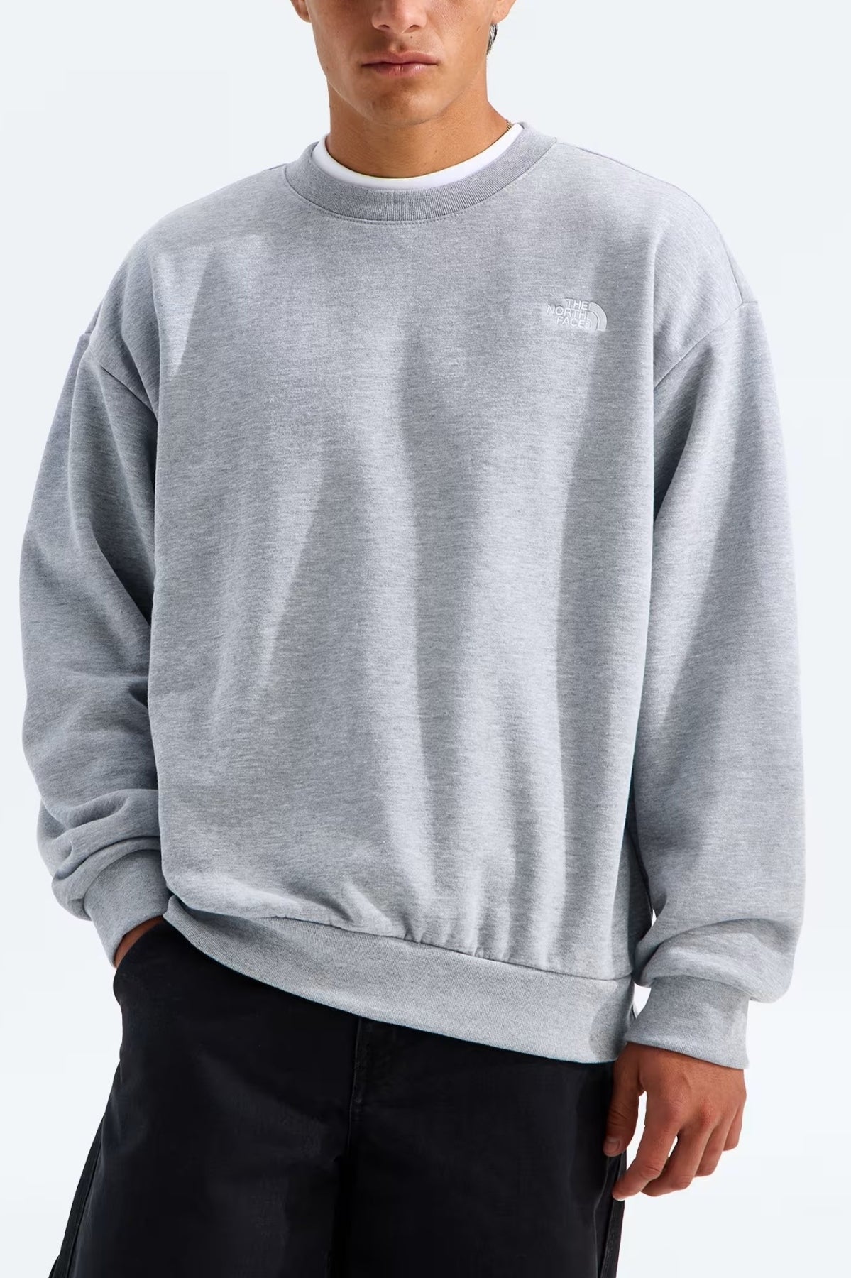 THE NORTH FACE EVO CREW NF0A8D60 en color GRIS (2)