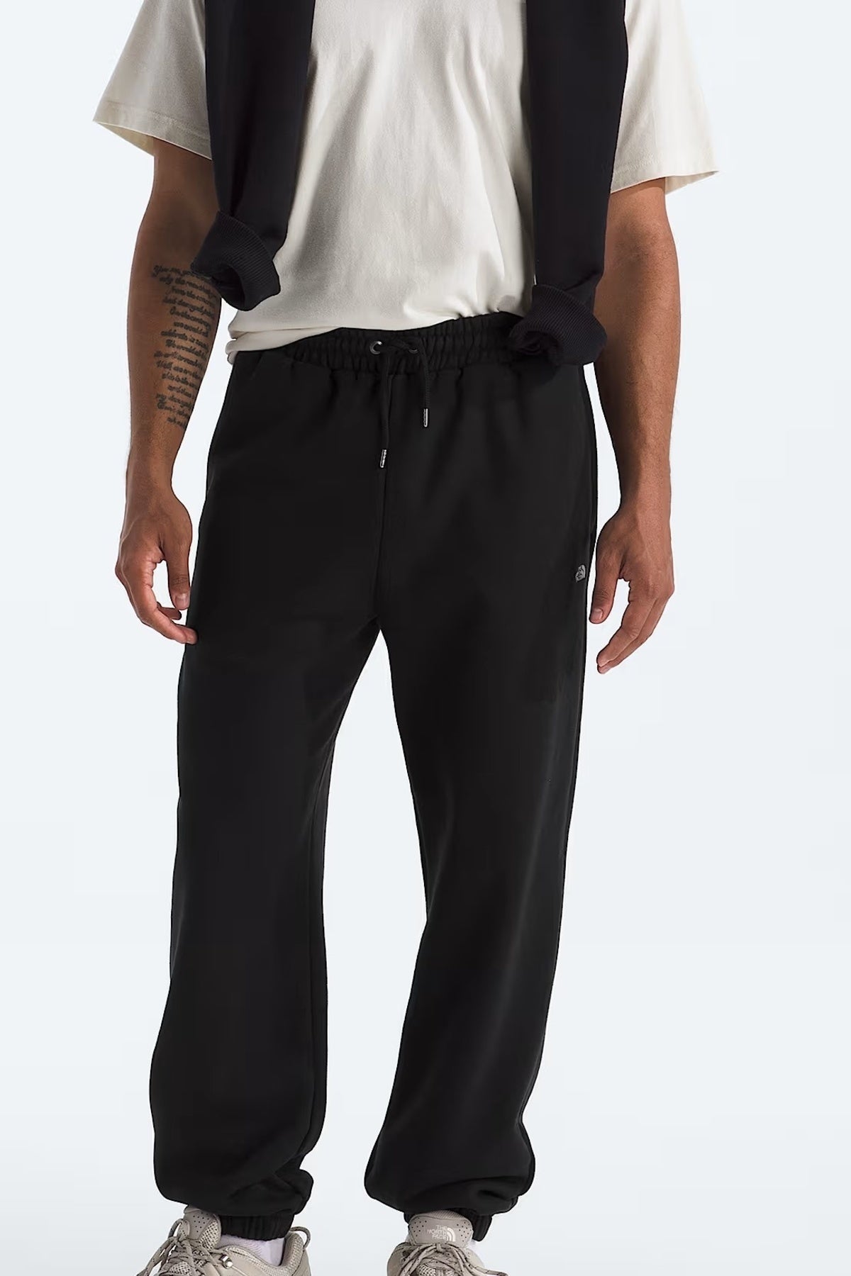 THE NORTH FACE M ESS SD RLX PANT en color  (1)