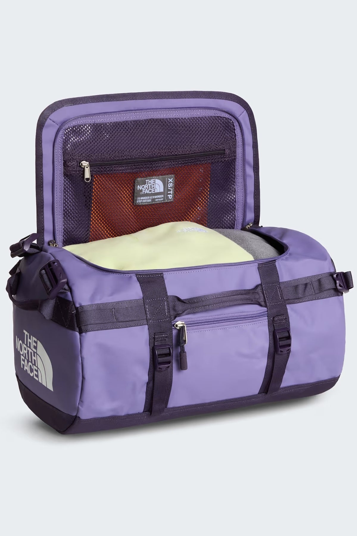 THE NORTH FACE BASE CAMP DUFFEL en color VIOLETA (3)