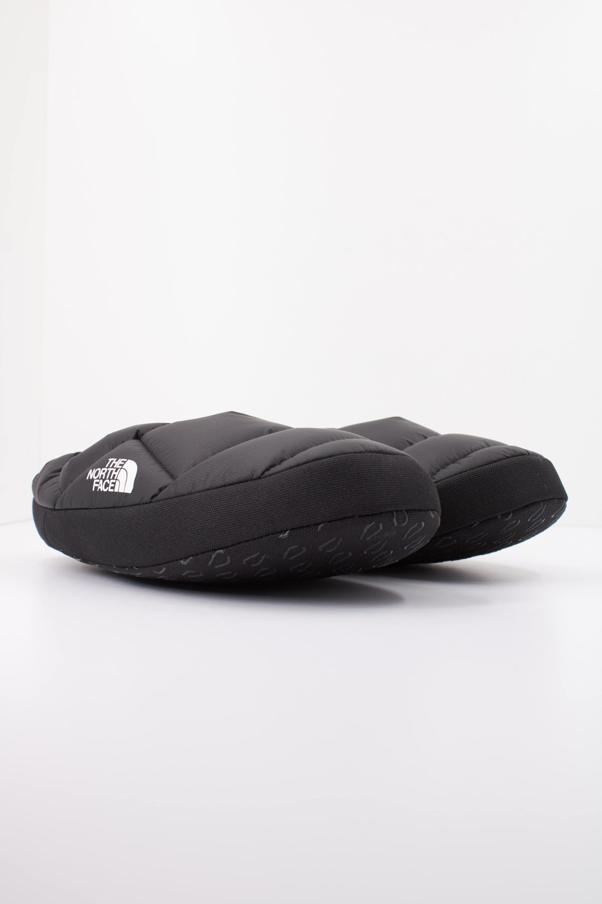 THE NORTH FACE NF0A8A9DKX71 en color NEGRO (2)