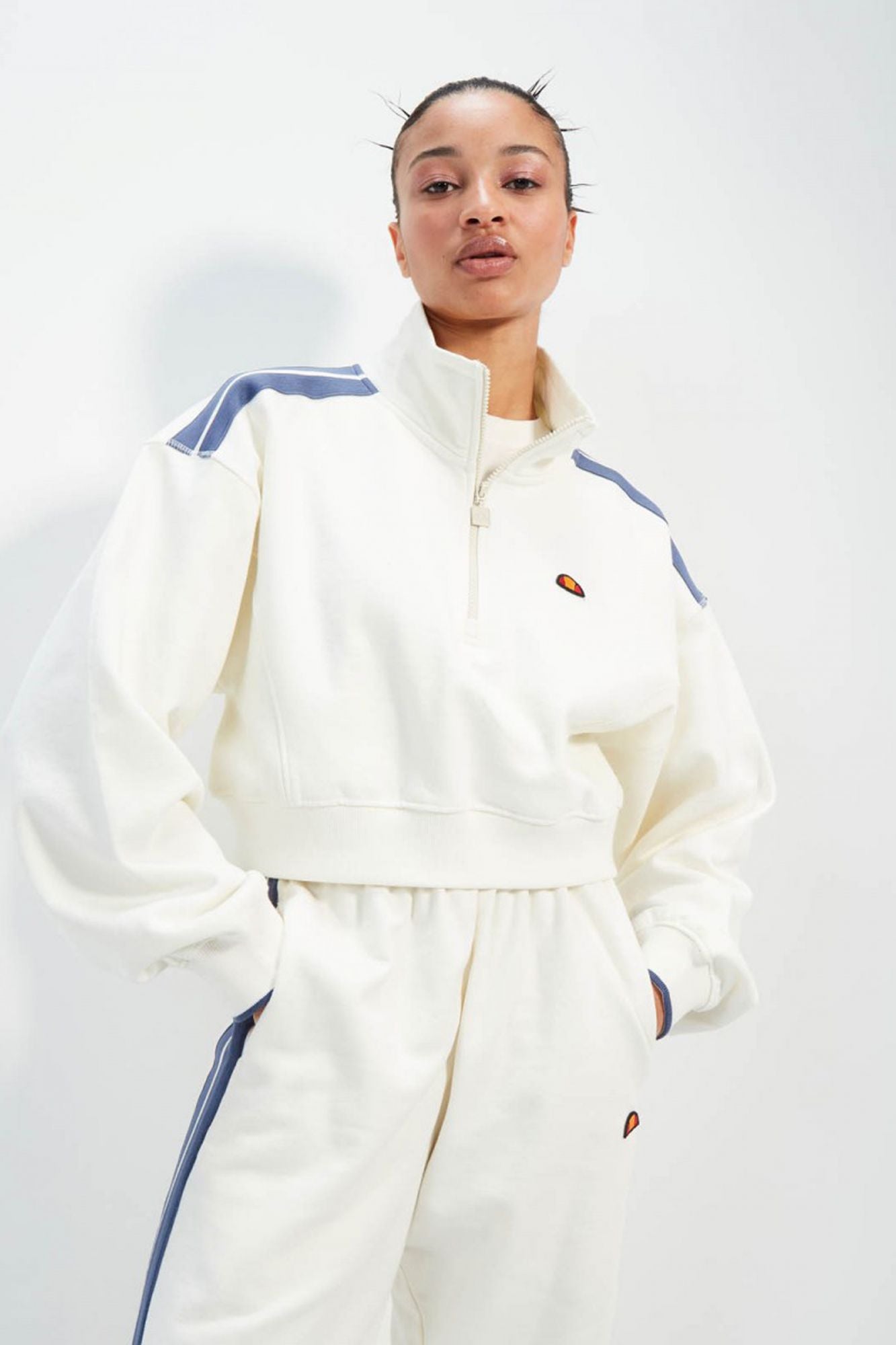 ELLESSE INNA CROP SWEATSHIRT en color BLANCO (1)