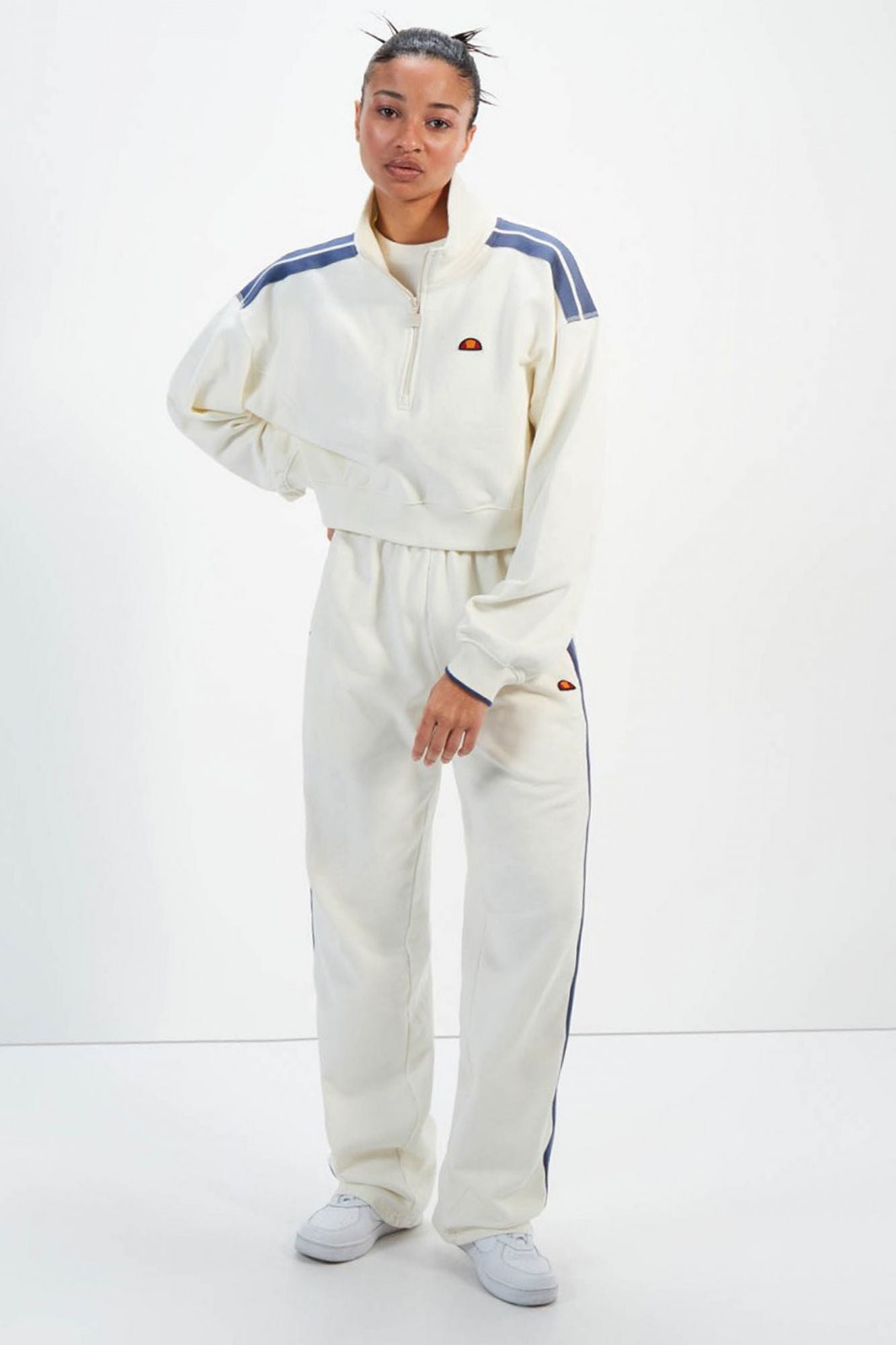 ELLESSE INNA CROP SWEATSHIRT en color BLANCO (2)