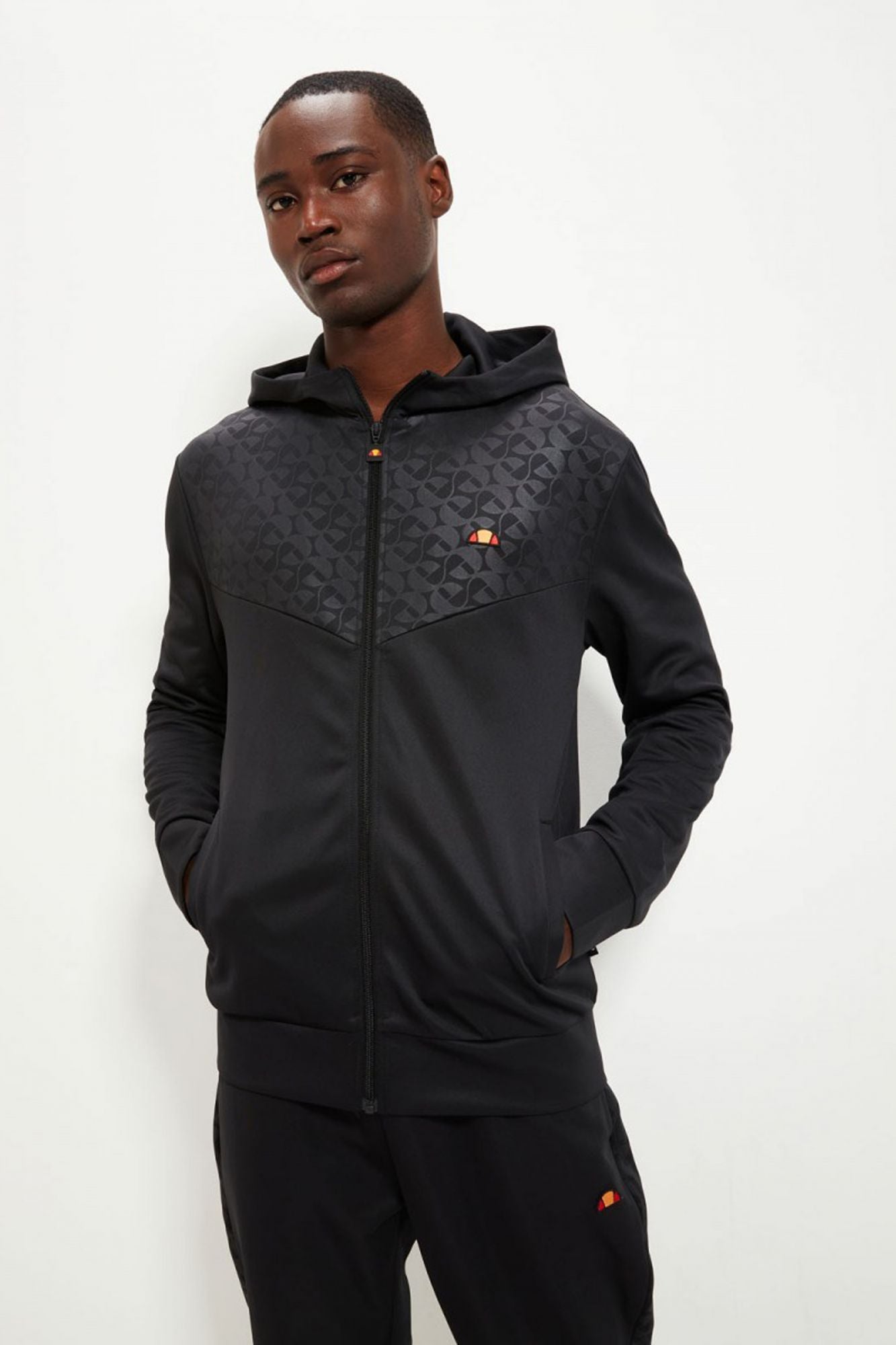 ELLESSE VARDIO TRACK TOP en color NEGRO (1)