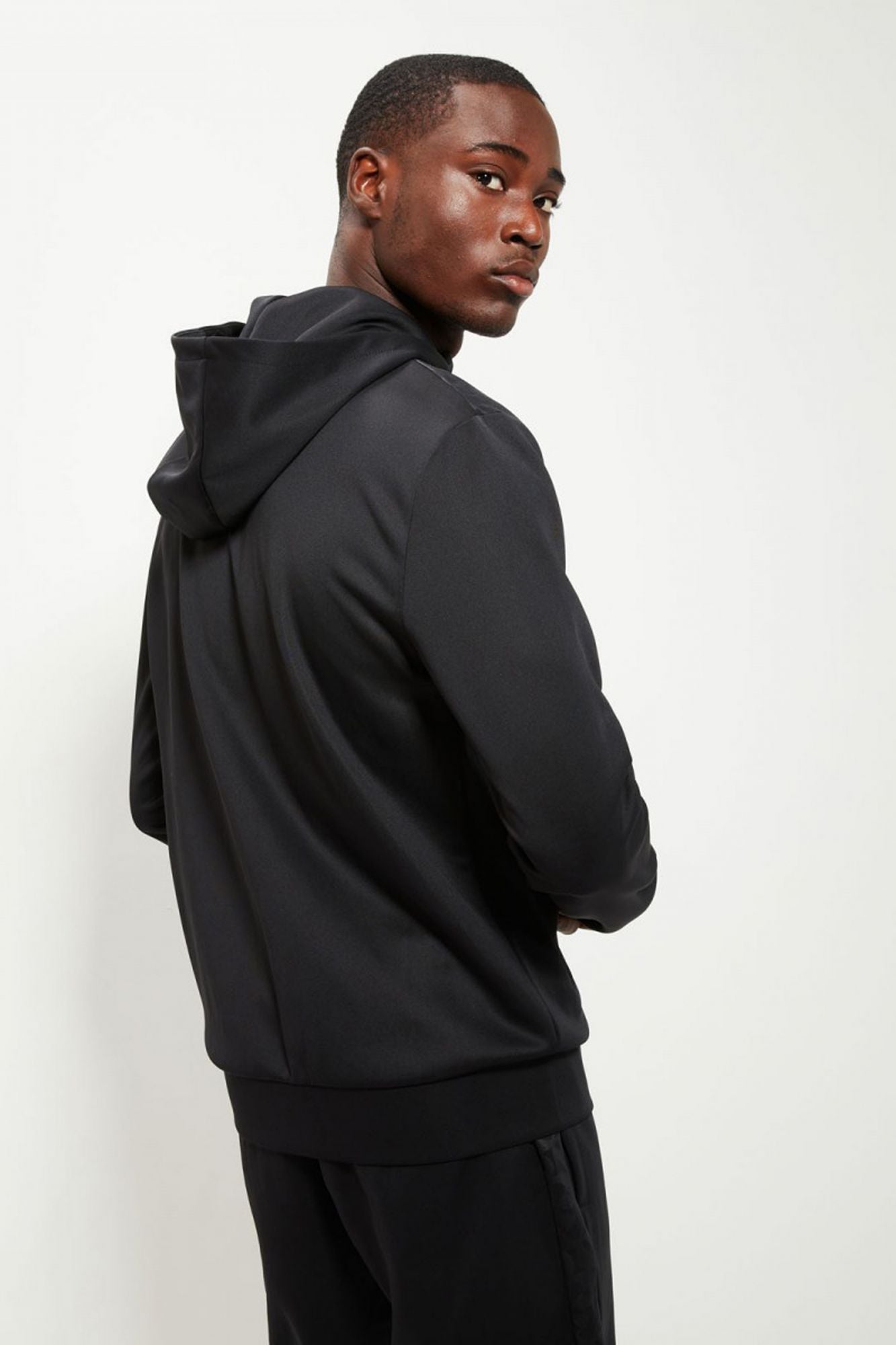 ELLESSE VARDIO TRACK TOP en color NEGRO (3)