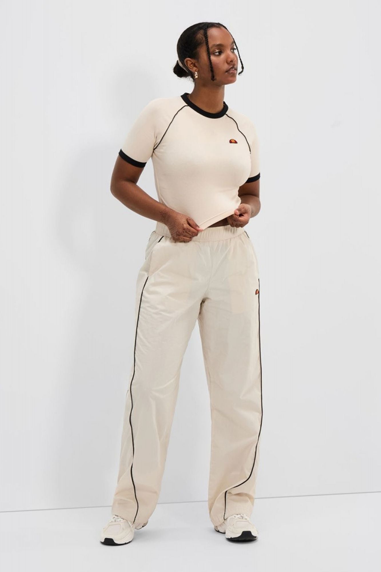 ELLESSE CHEVALIER RINGER TEE en color BEIS (4)