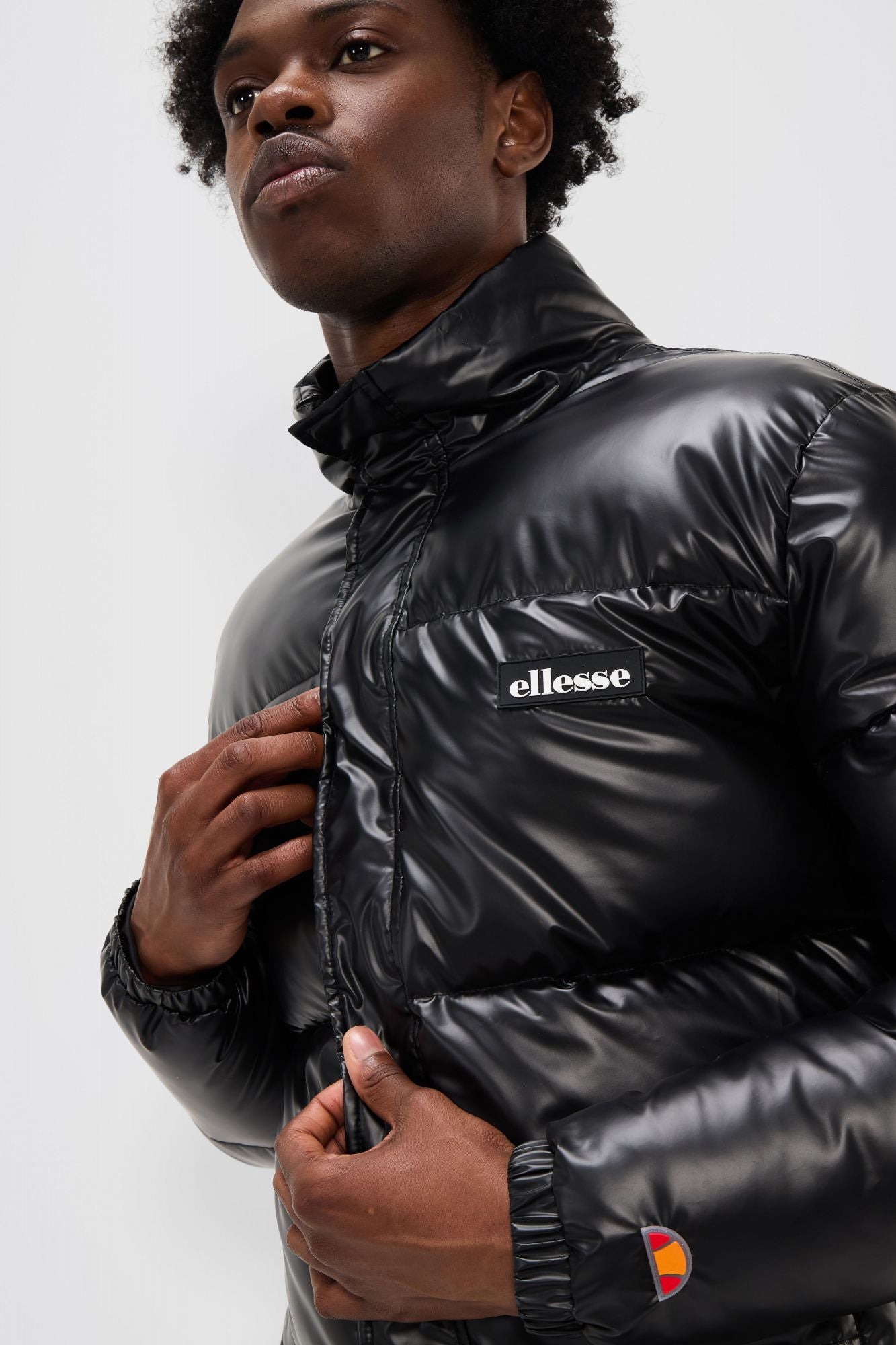 ELLESSE MANARJI PADDED JACKET en color NEGRO (3)