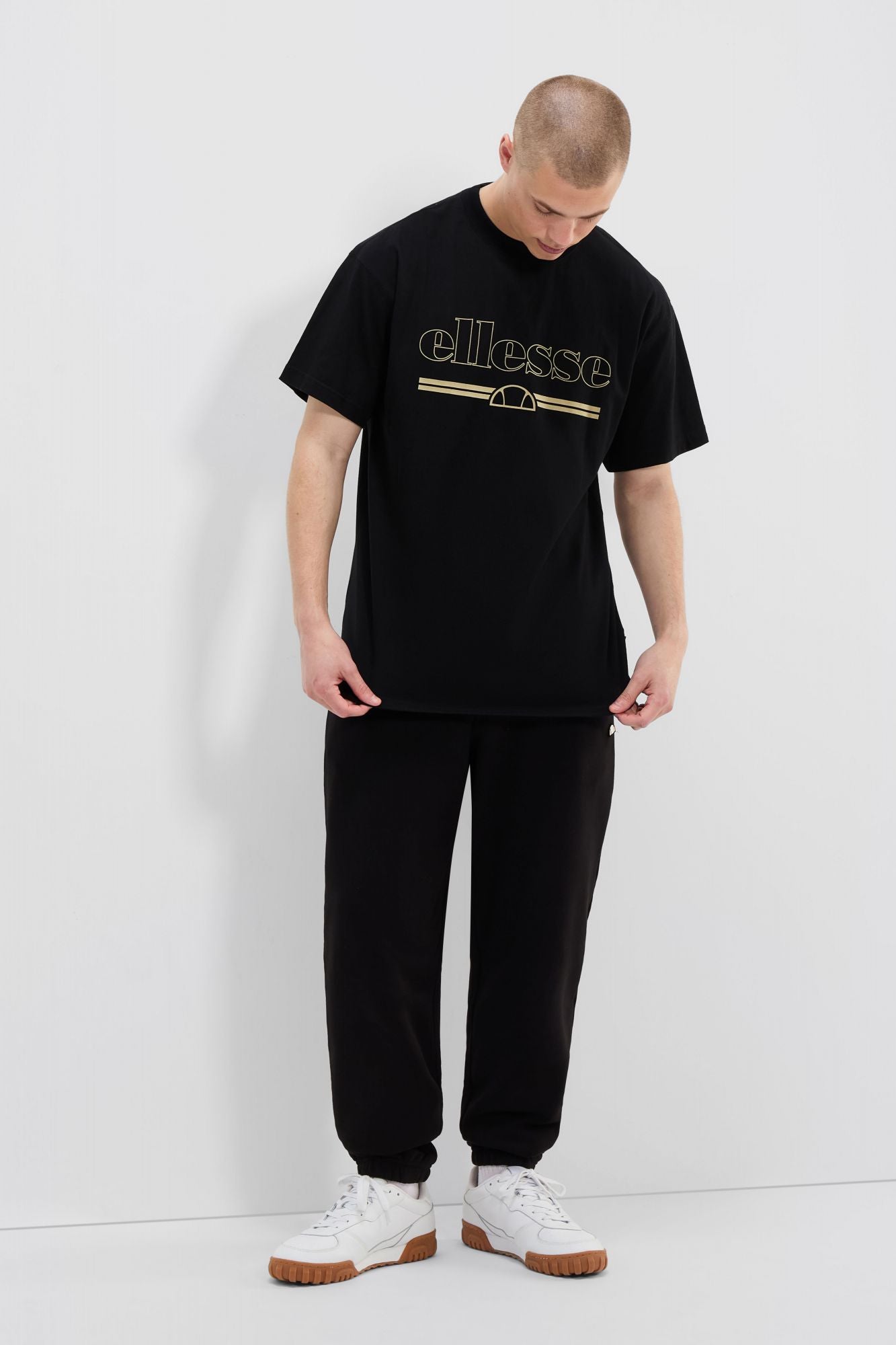 ELLESSE STRAZO TEE en color NEGRO (4)