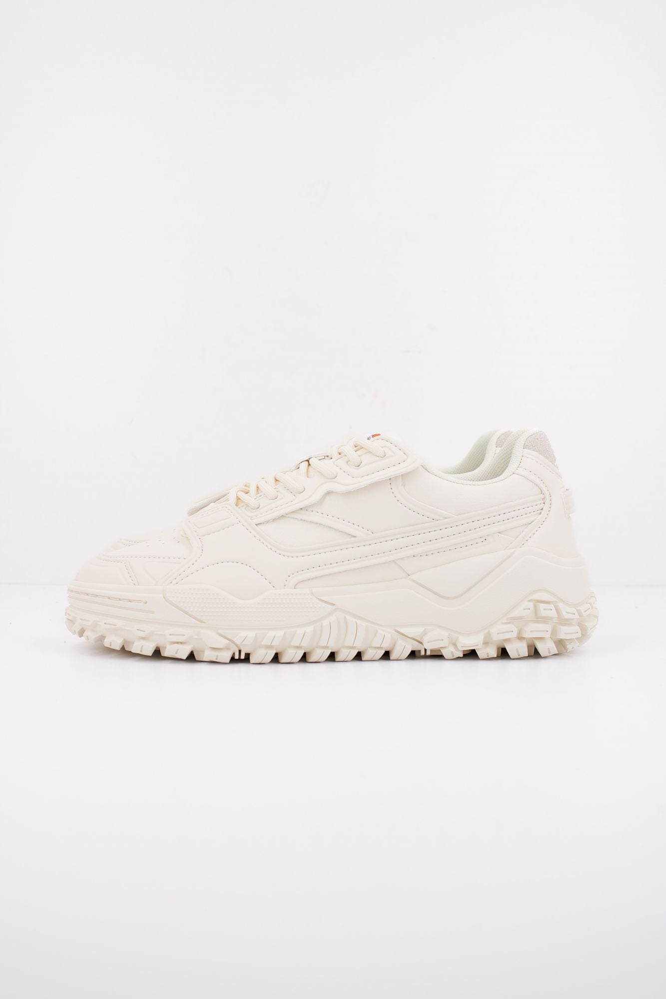 ELLESSE EL42W52493 en color BEIS (1)