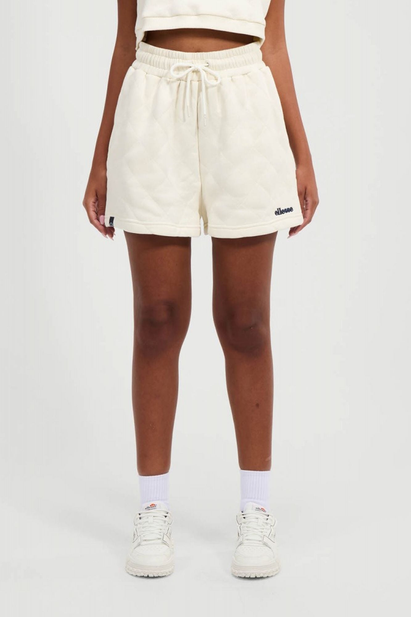 ELLESSE PANNACO SHORT en color BLANCO (1)