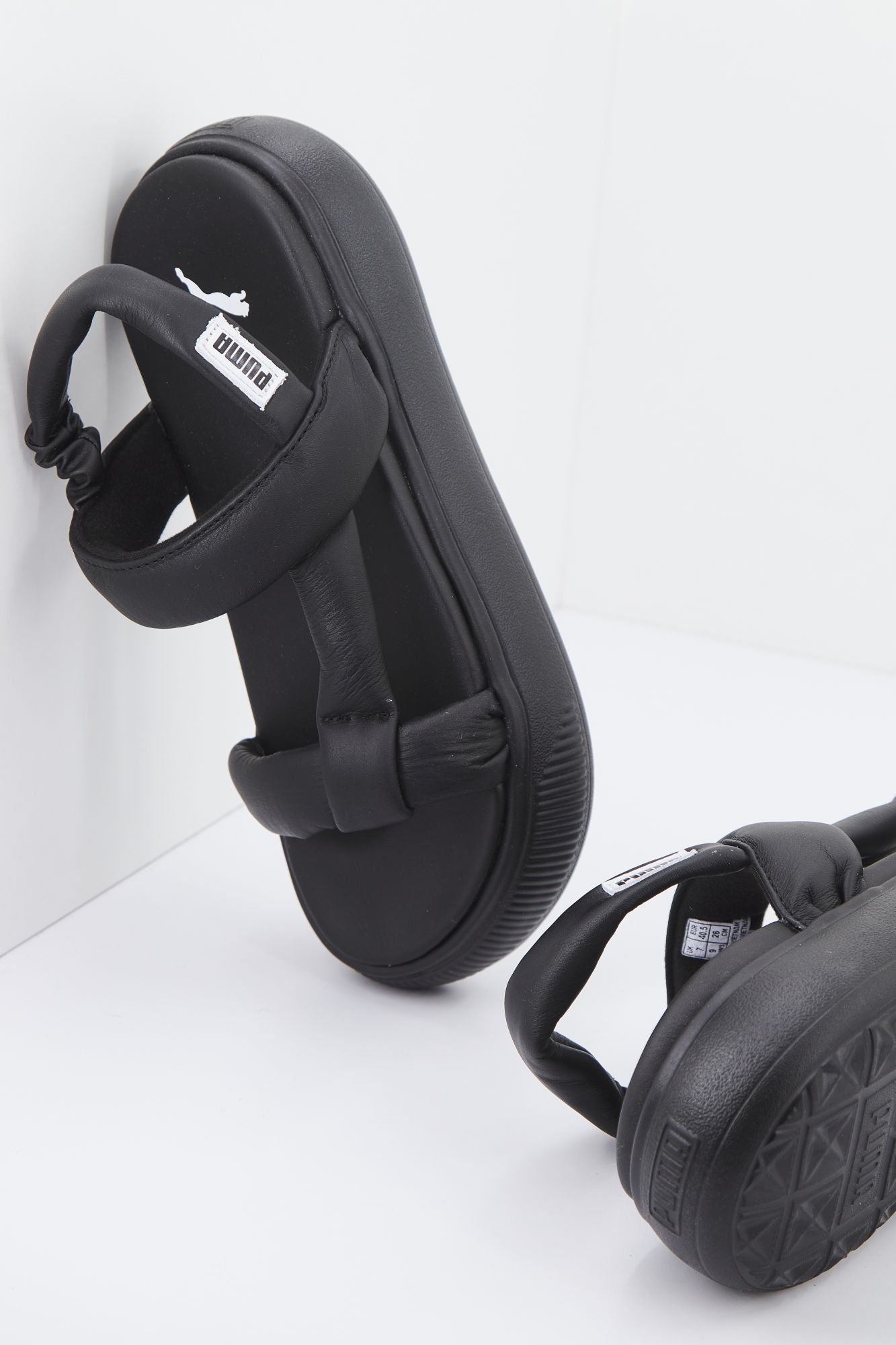 PUMA SUEDE MAYU SUMMER WN en color NEGRO (4)