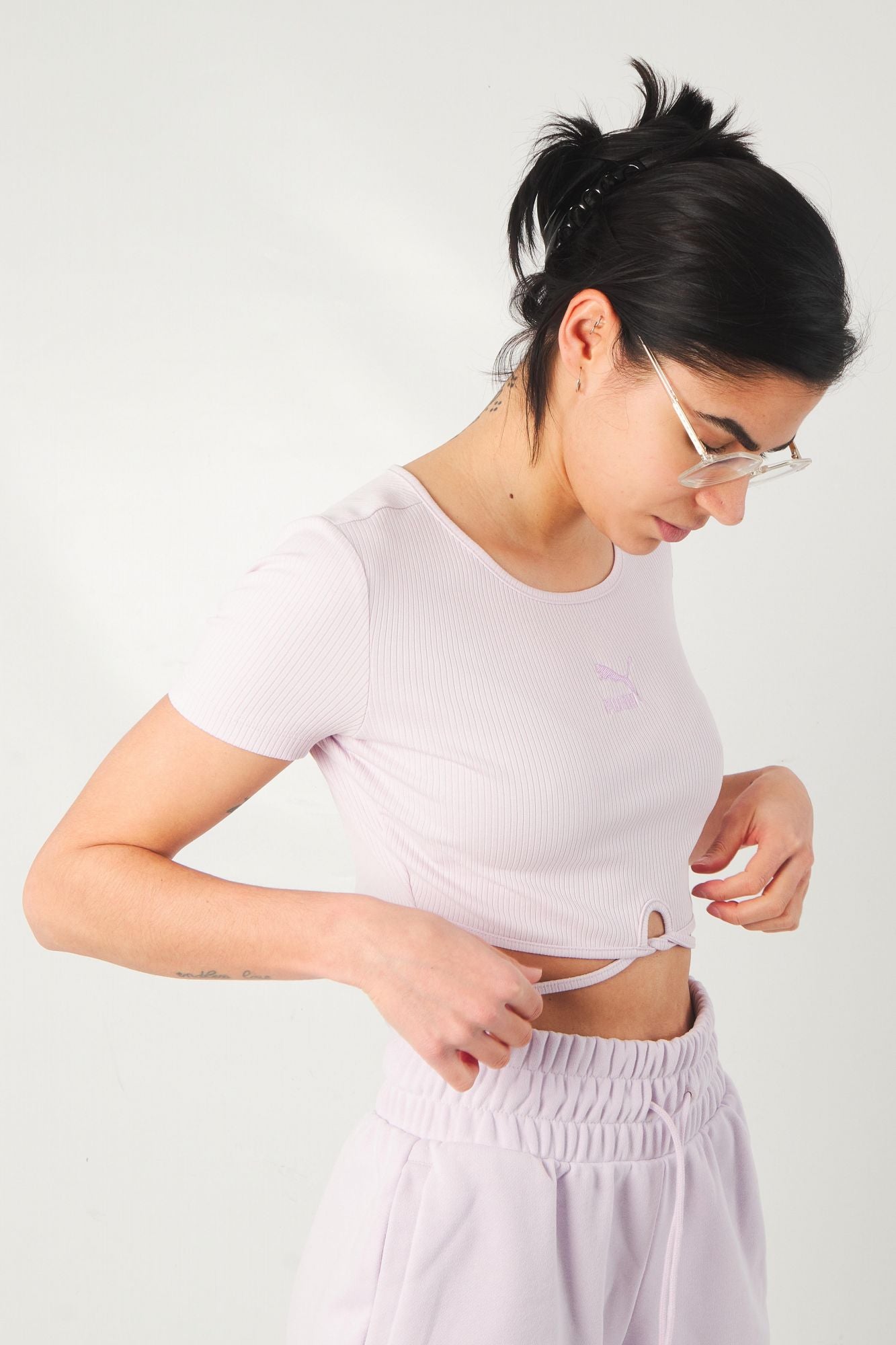 PUMA CLASSICS RIBBED TEE T-SHIRT en color ROSA (2)