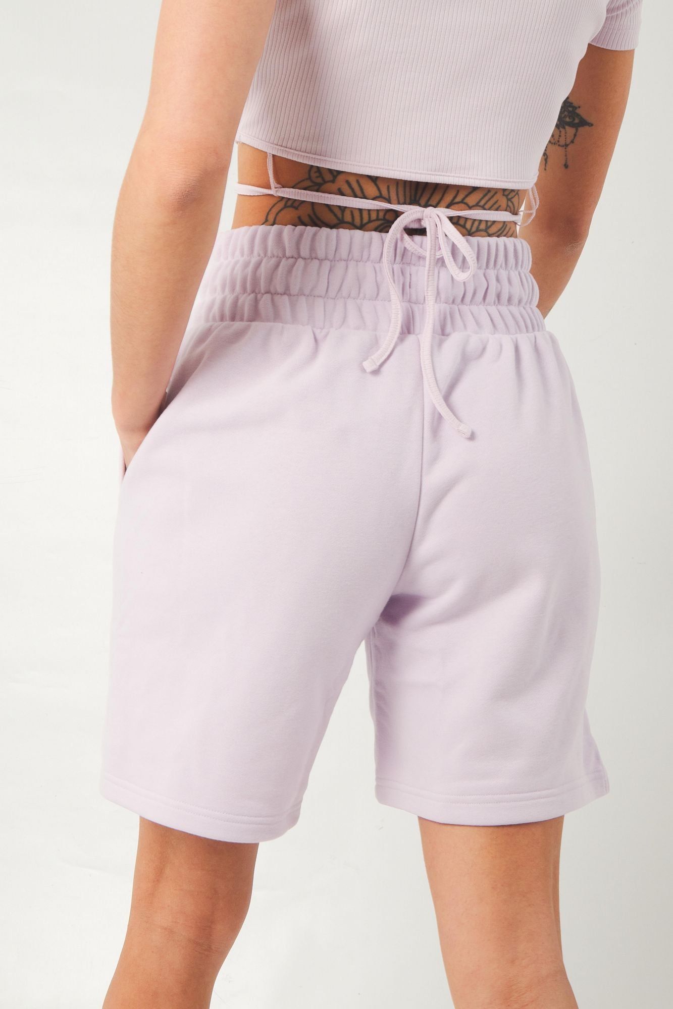 PUMA HIGH WAIST LONGLI SHORT en color ROSA (3)