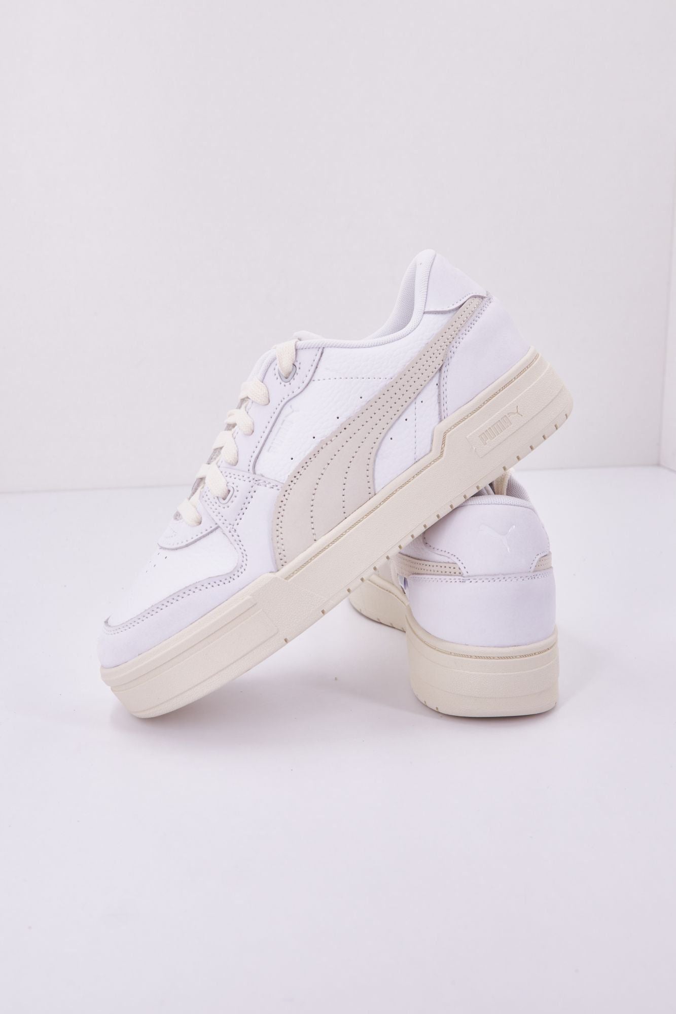 PUMA  CA PRO LUX en color BLANCO (2)