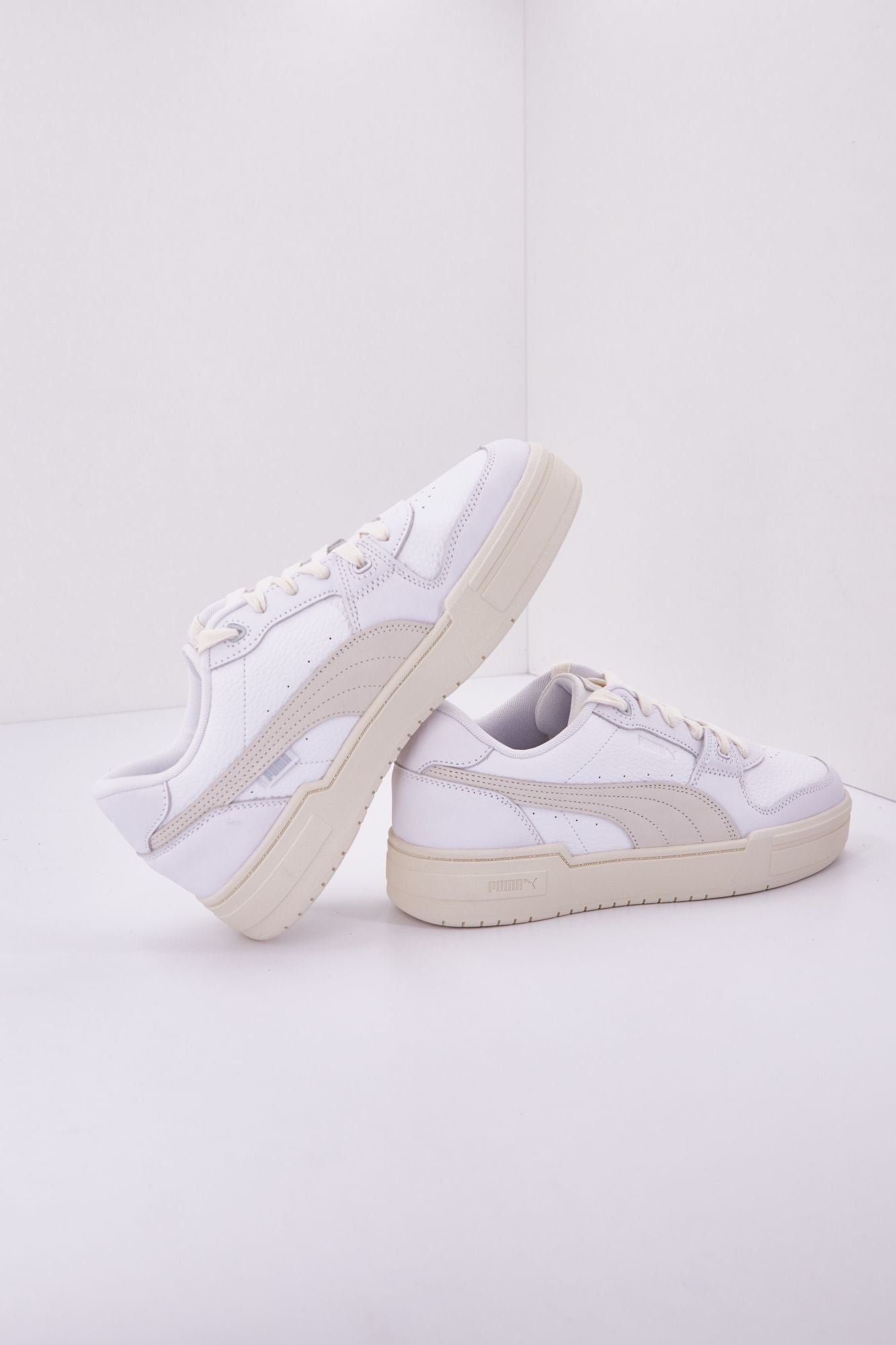 PUMA  CA PRO LUX en color BLANCO (3)