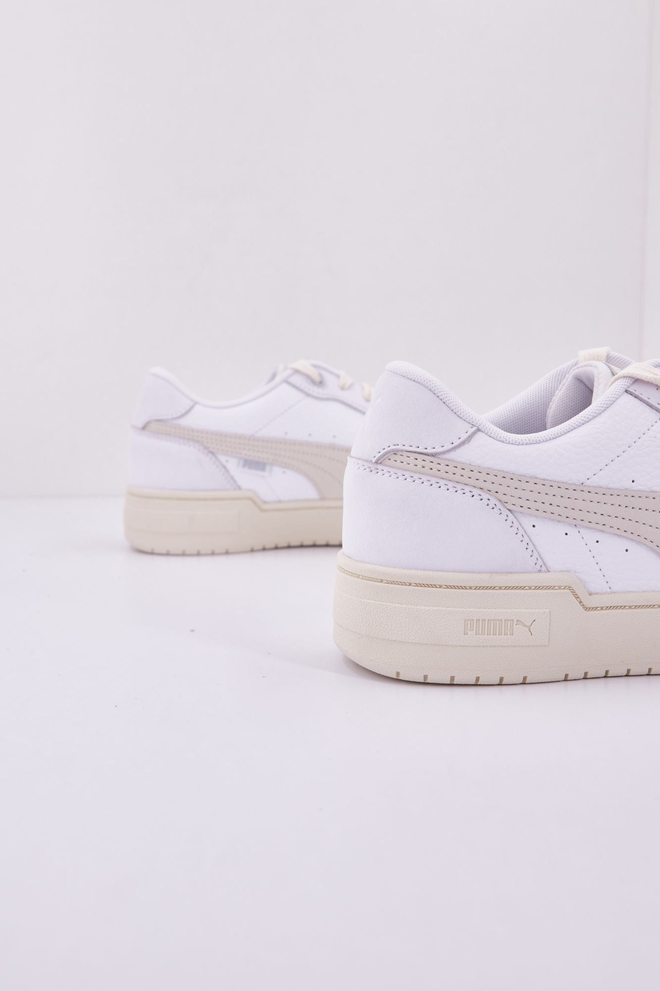 PUMA  CA PRO LUX en color BLANCO (4)