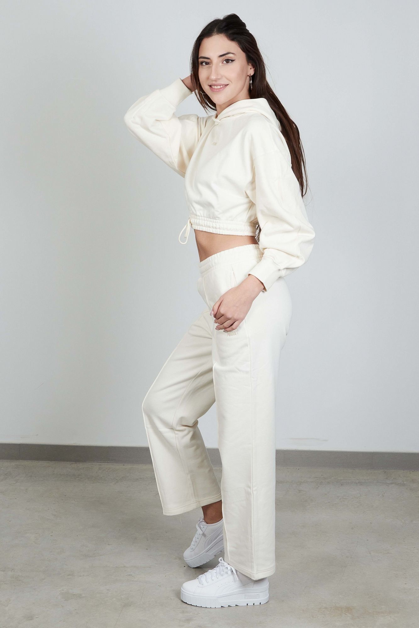 PUMA CLASSIC CROPPED HOODIE TR en color BLANCO (3)