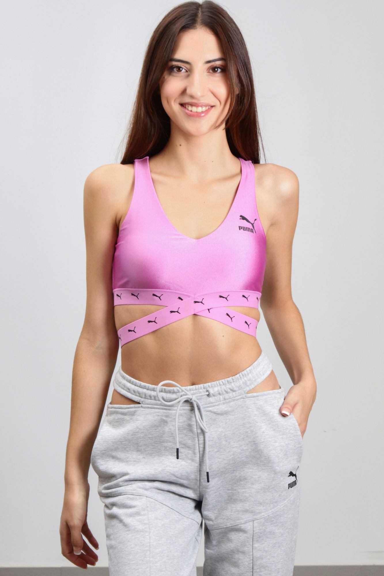 PUMA DARE TO CROPPED TOP en color ROSA (1)