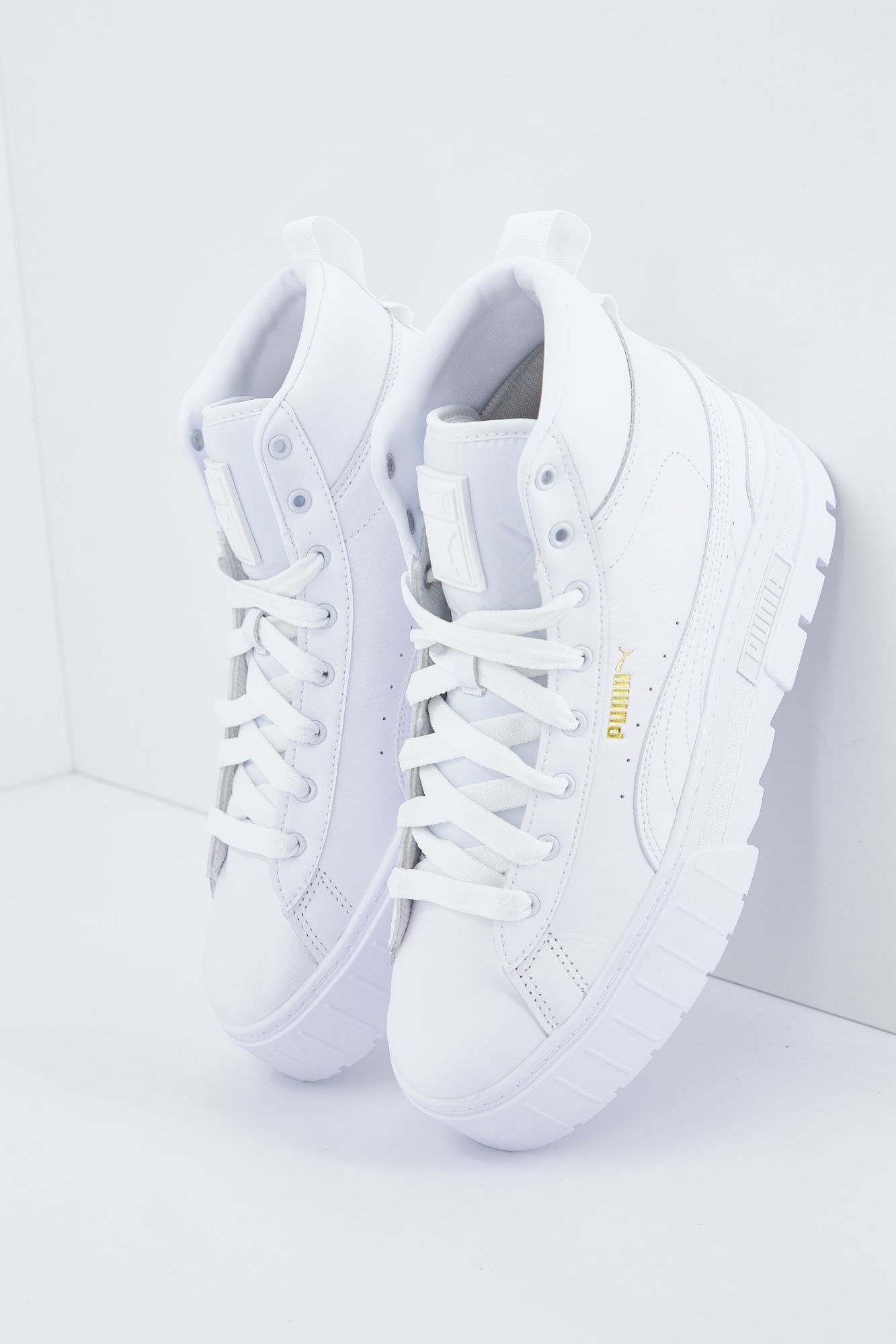 PUMA MAYZE MID en color BLANCO (1)