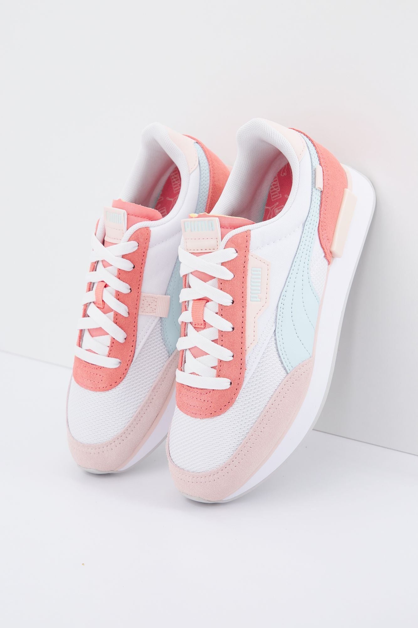 PUMA FUTURE RIDER SOFT  en color ROSA (1)