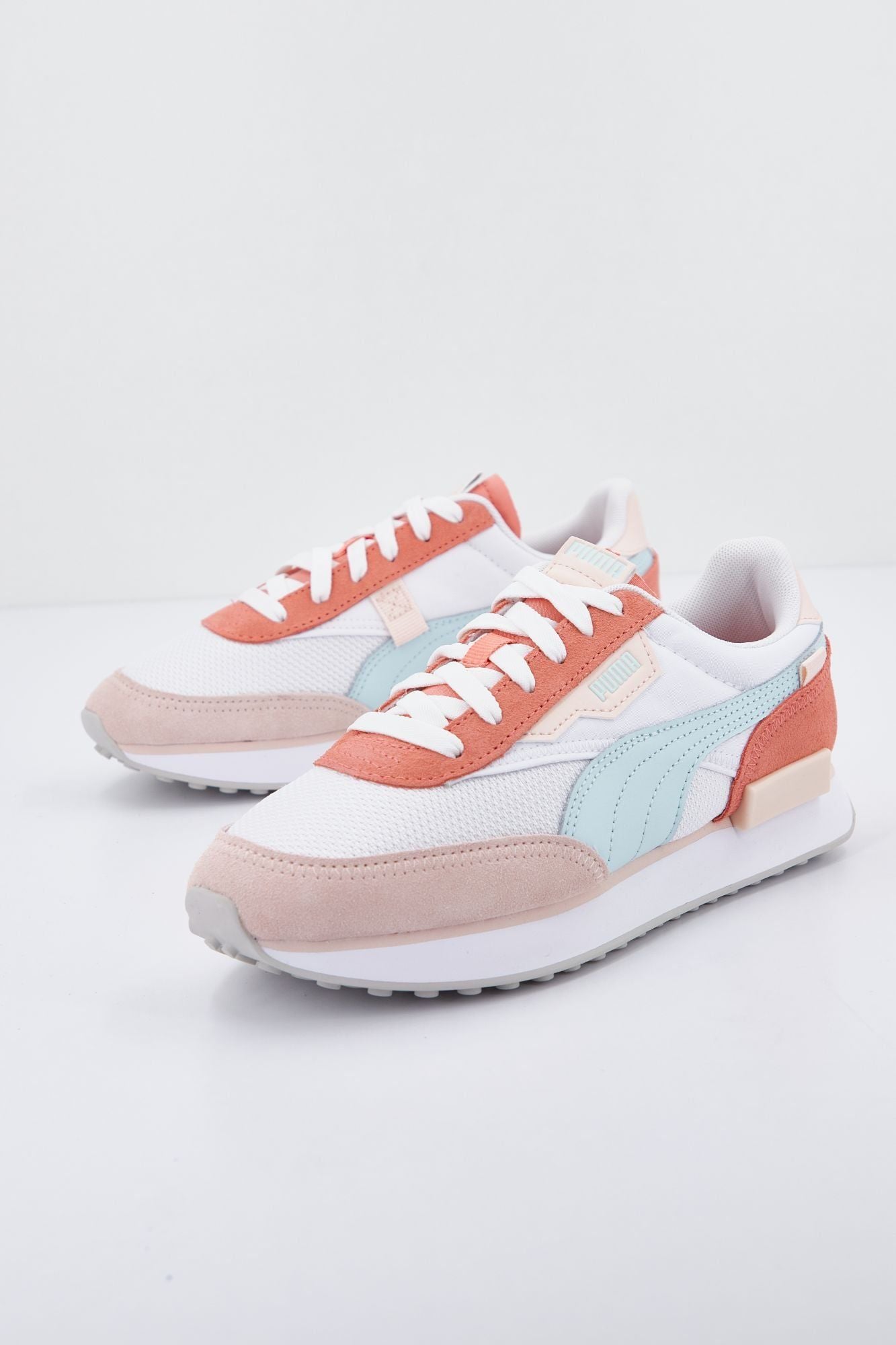 PUMA FUTURE RIDER SOFT  en color ROSA (3)