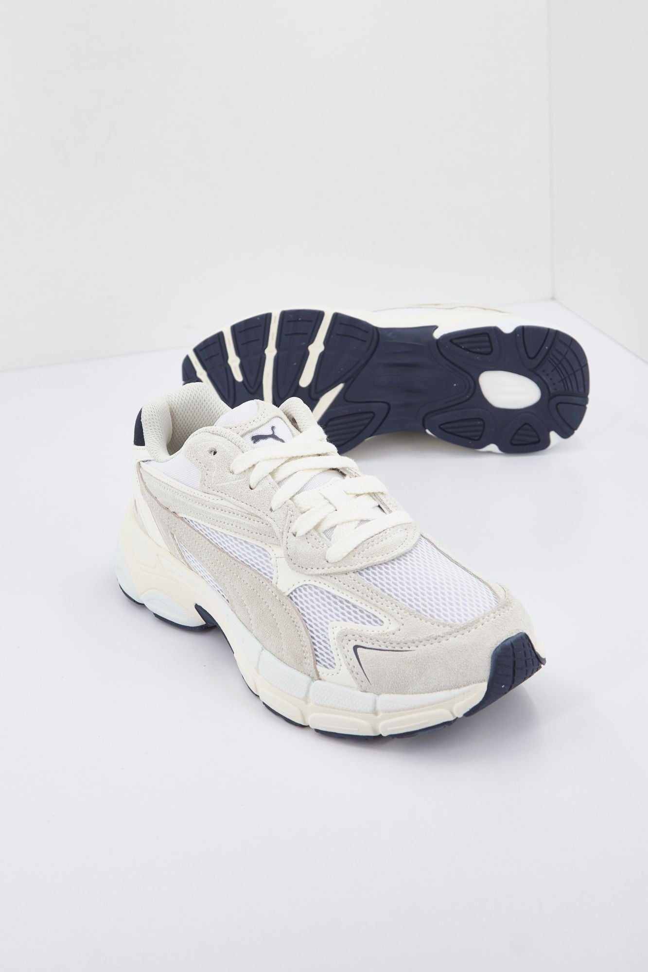 PUMA TEVERIS NITRO en color BEIS (1)