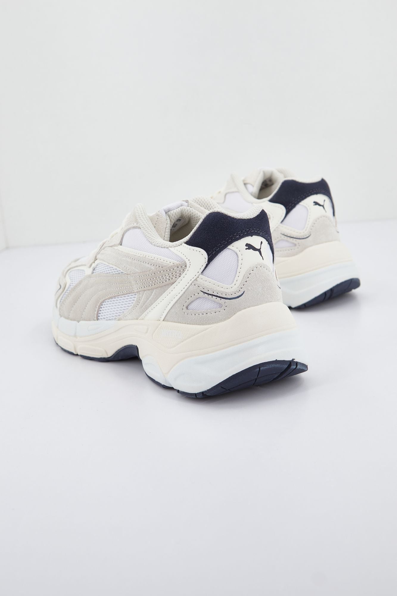 PUMA TEVERIS NITRO en color BEIS (3)