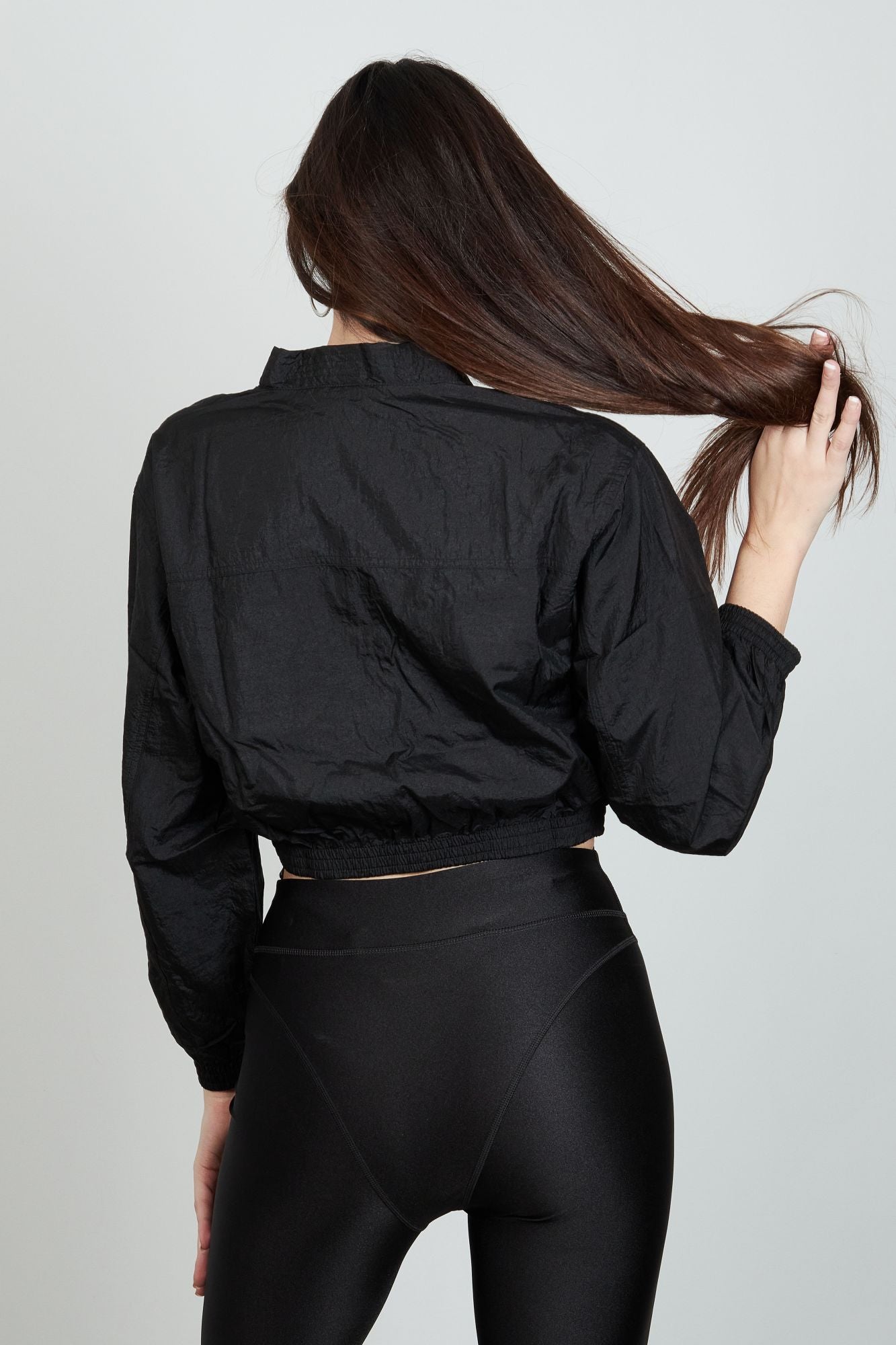 PUMA DARE TO WOVEN JACKET en color NEGRO (4)