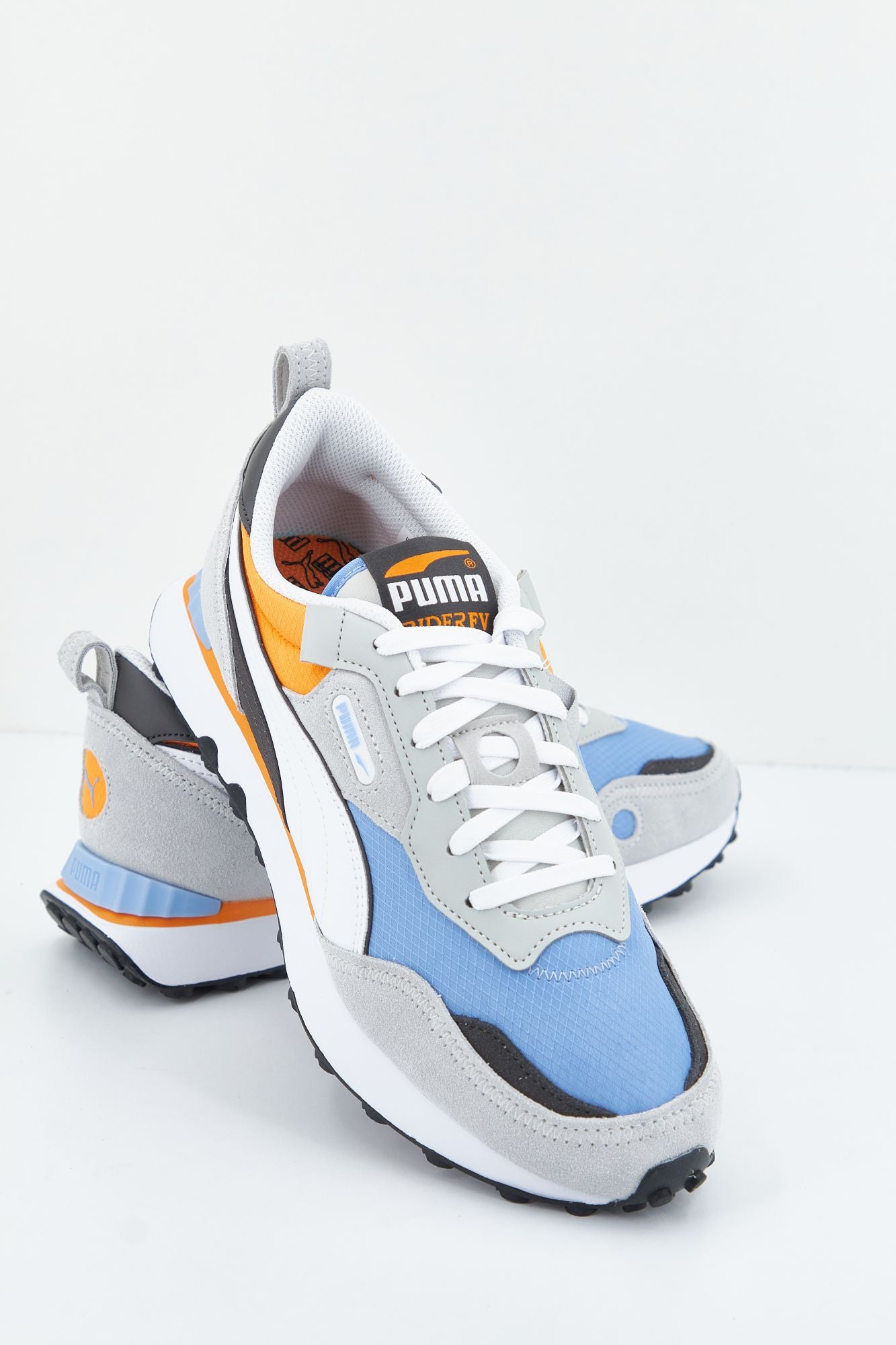PUMA RIDER FV FUTURE VINTAGE  en color GRIS (3)