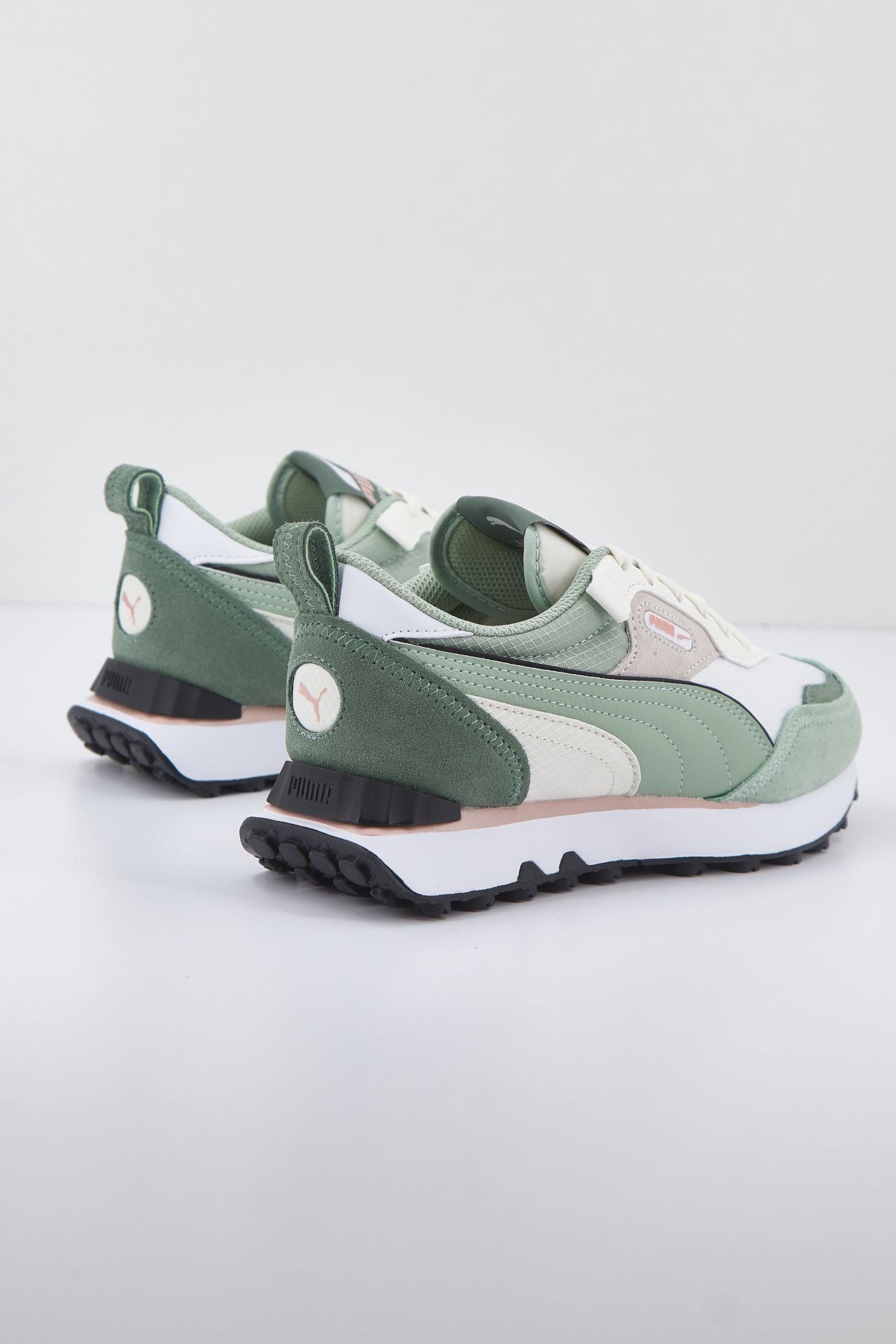 PUMA RIDER FY en color VERDE (2)