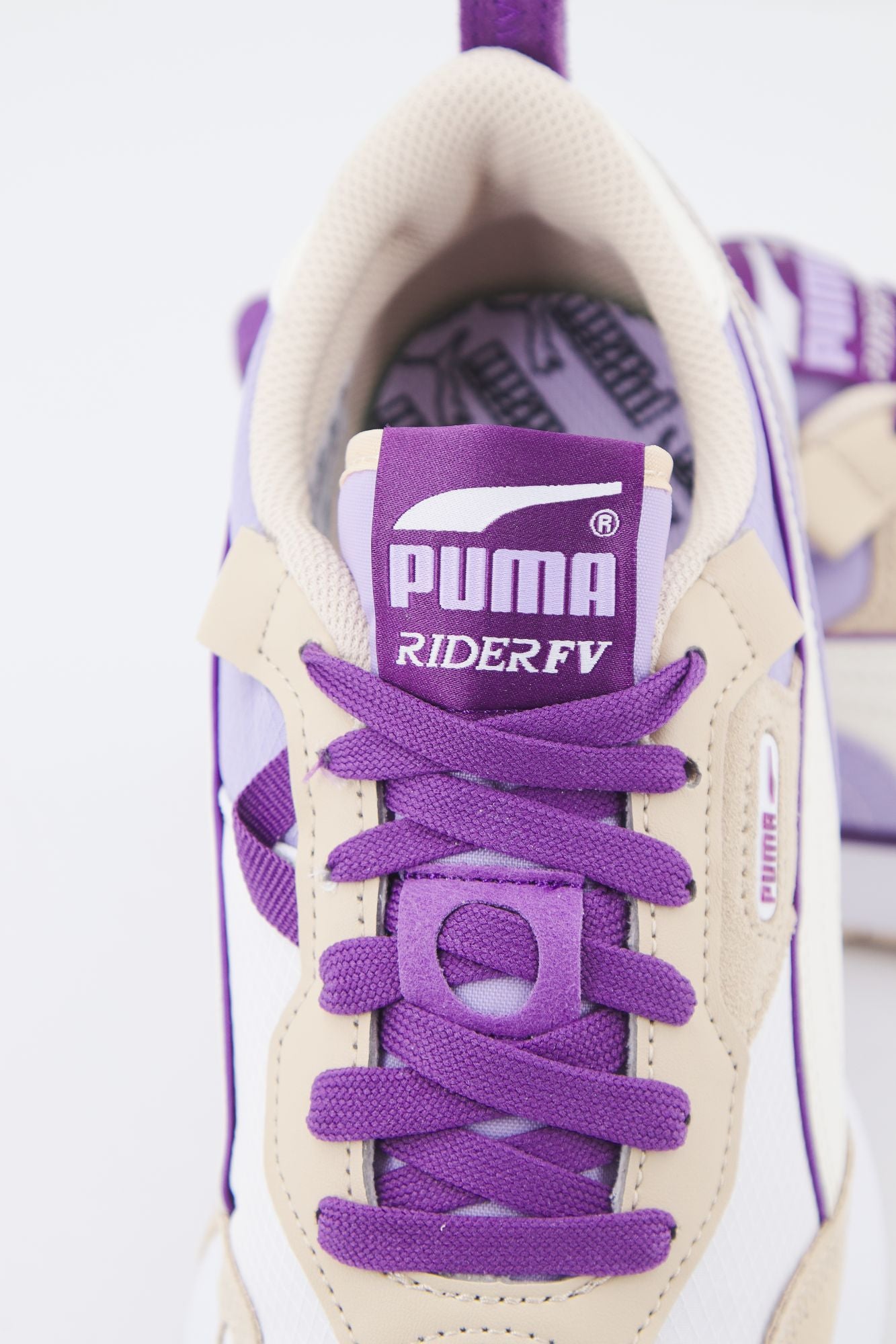 PUMA RIDER FY en color VIOLETA (4)