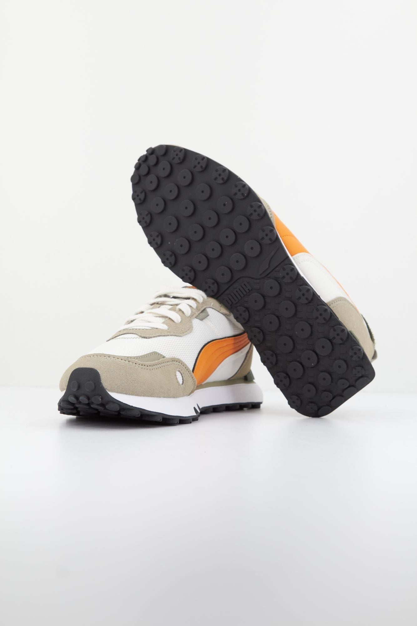 PUMA  RIDER FV en color GRIS (4)