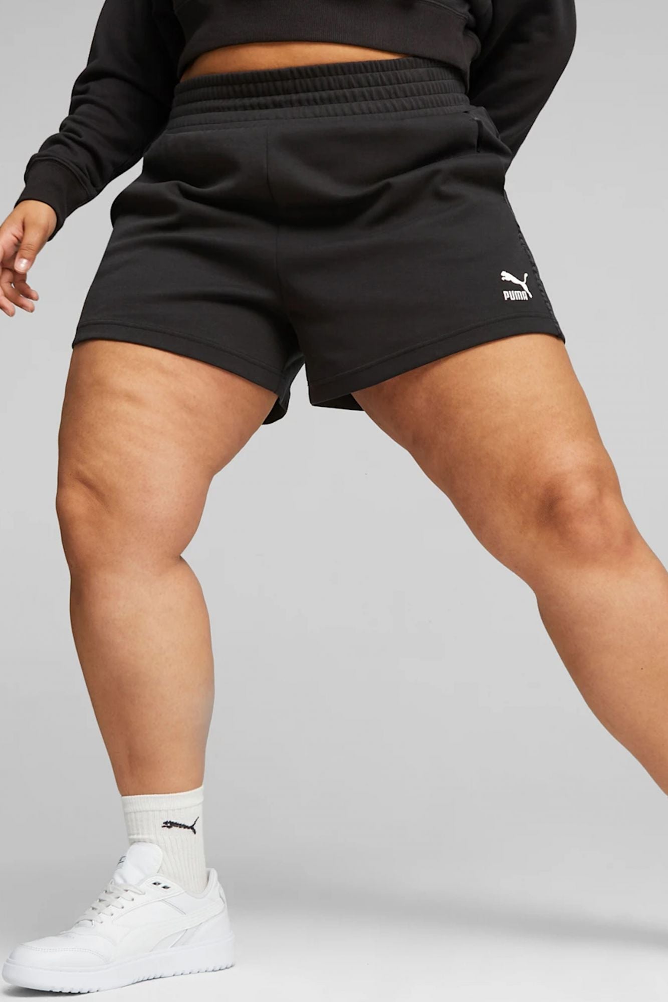 PUMA HIGH WAIST SHORT en color NEGRO (1)