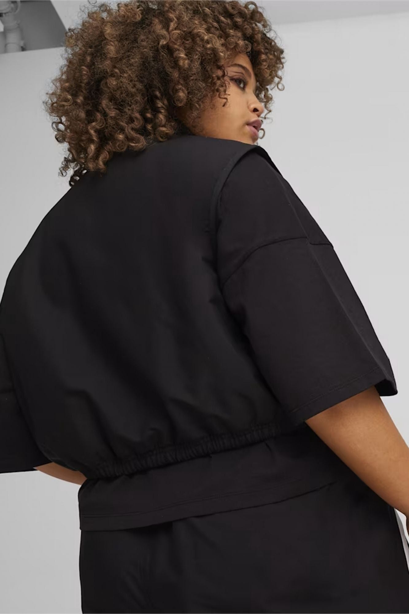 PUMA DARE TO WOVEN VEST en color NEGRO (3)