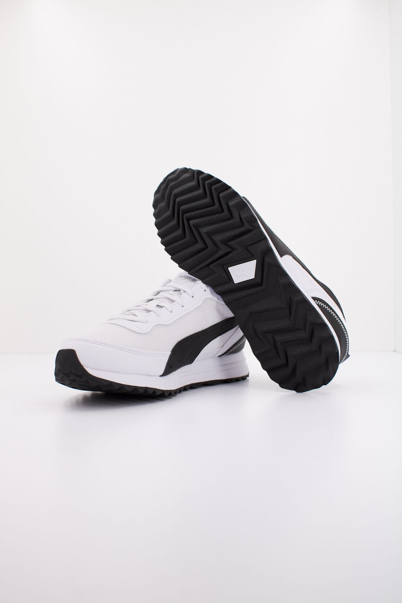 PUMA ROAD RIDER LTH en color BLANCO (4)