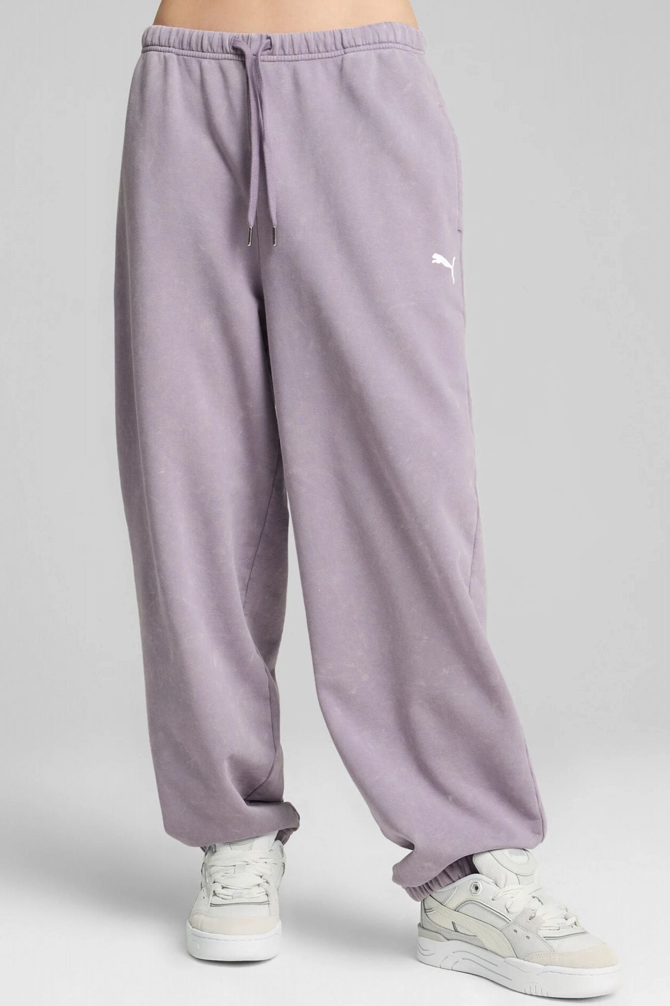 PUMA DARE TO RELAXED WASHED PAN en color VIOLETA (1)