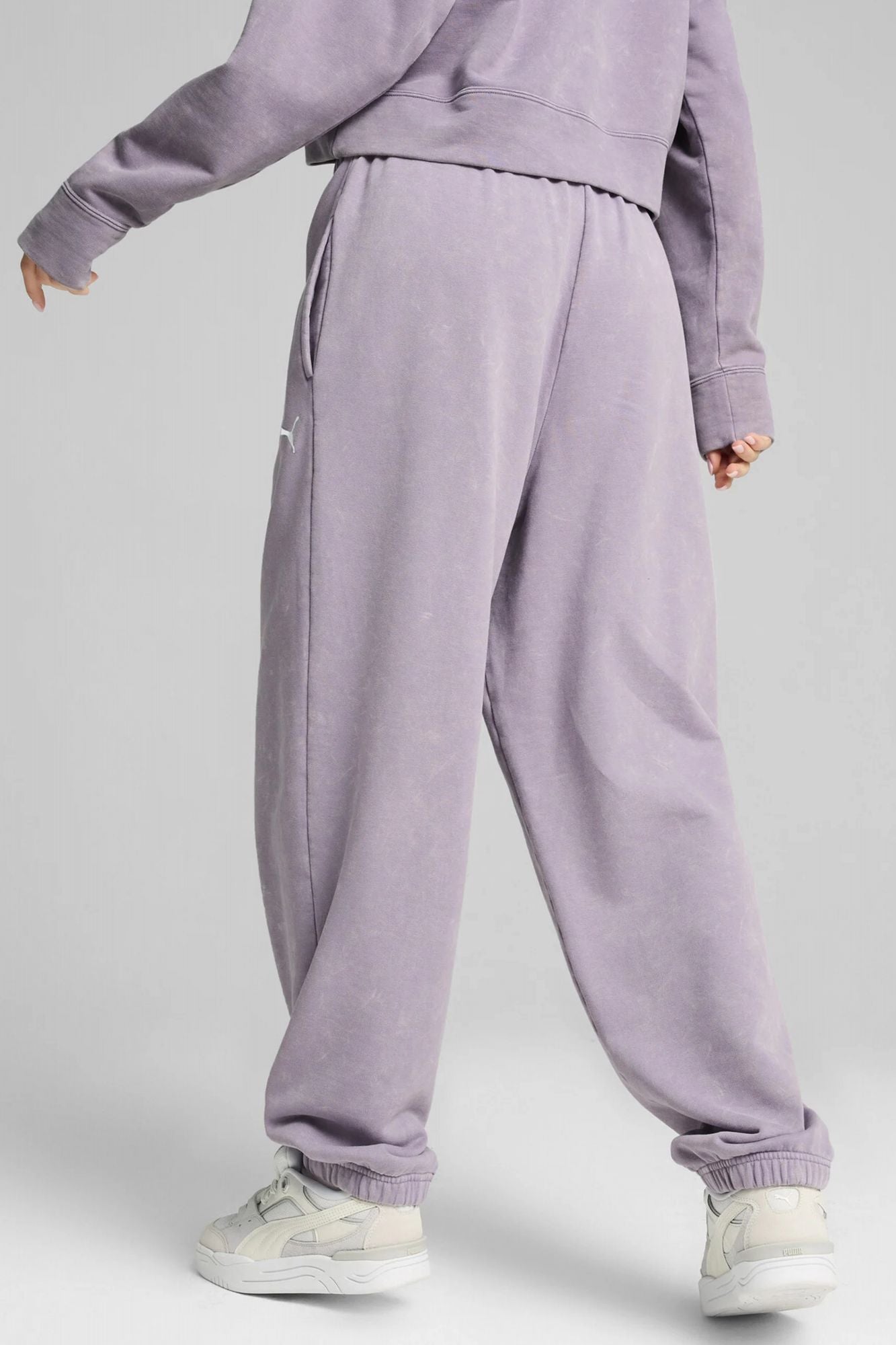 PUMA DARE TO RELAXED WASHED PAN en color VIOLETA (3)