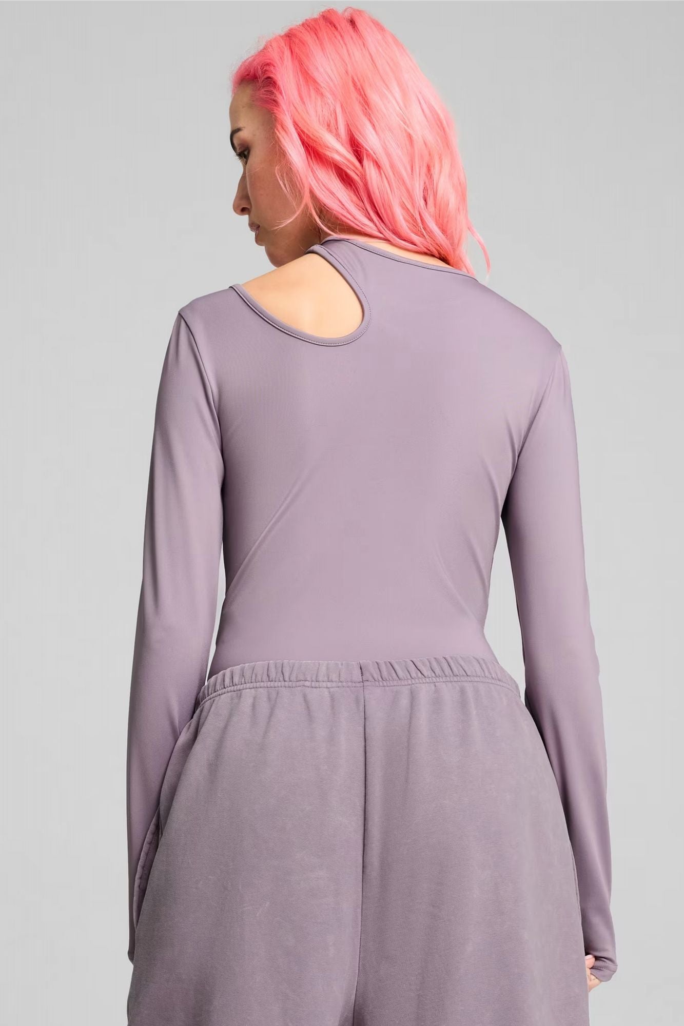 PUMA  DARE TO BODYSUIT en color VIOLETA (3)